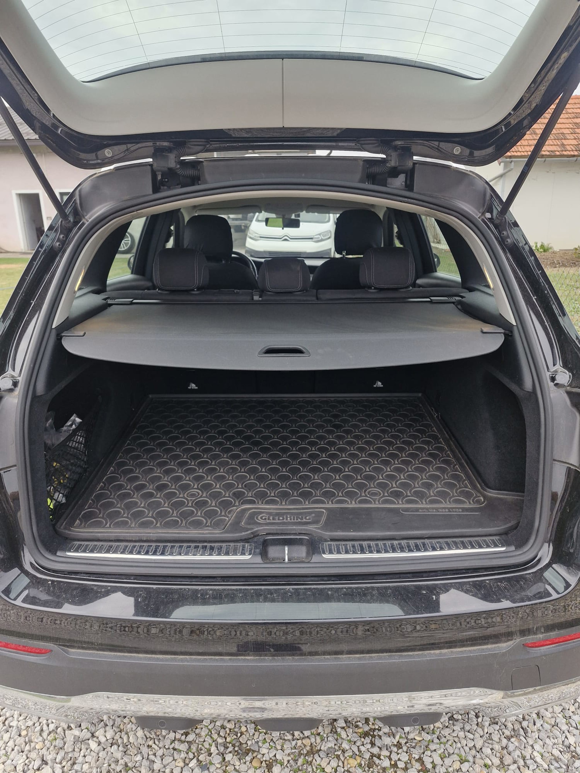 Prodajem Mercedes GLC 2019 159 000 km 26 500 €, fotografija 4