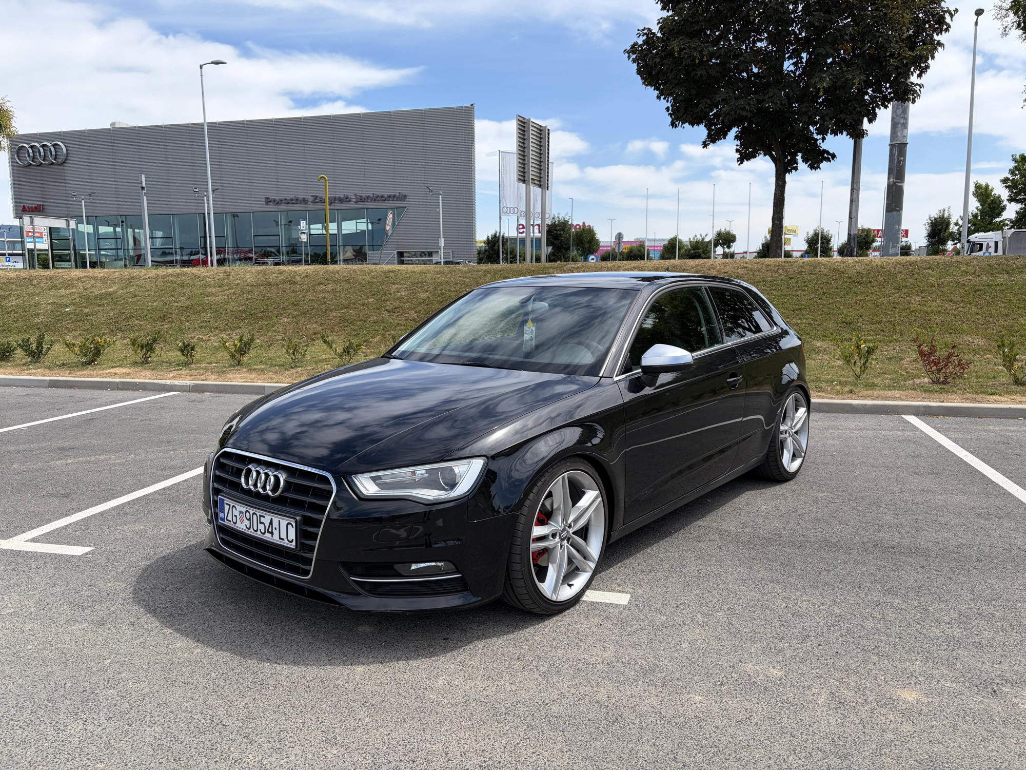 Audi A3 1,4 TFSI, Sport Line, Bi-Xenon, 19" Alu..., fotografija 2