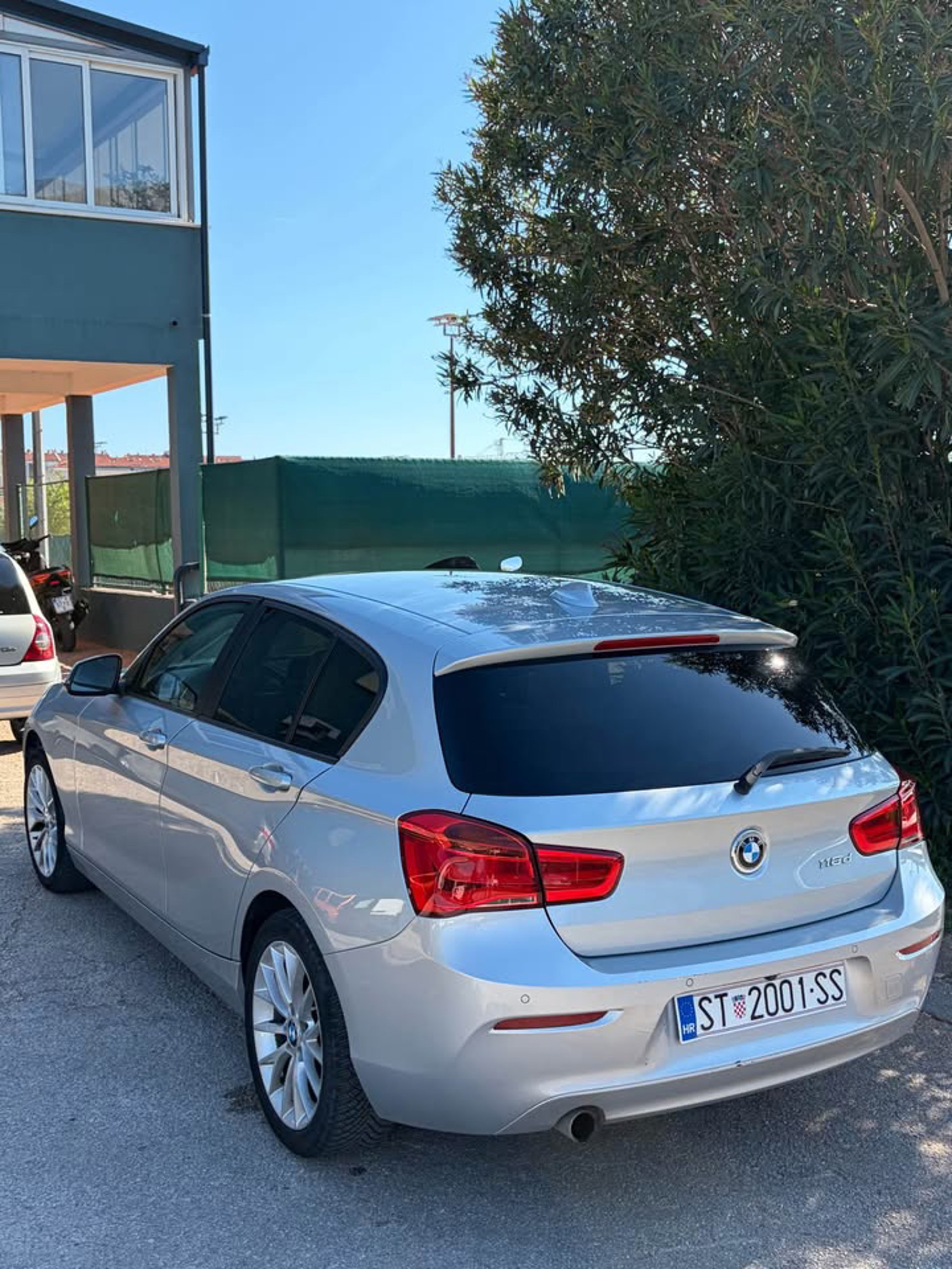 BMW 118d luxury line, fotografija 3