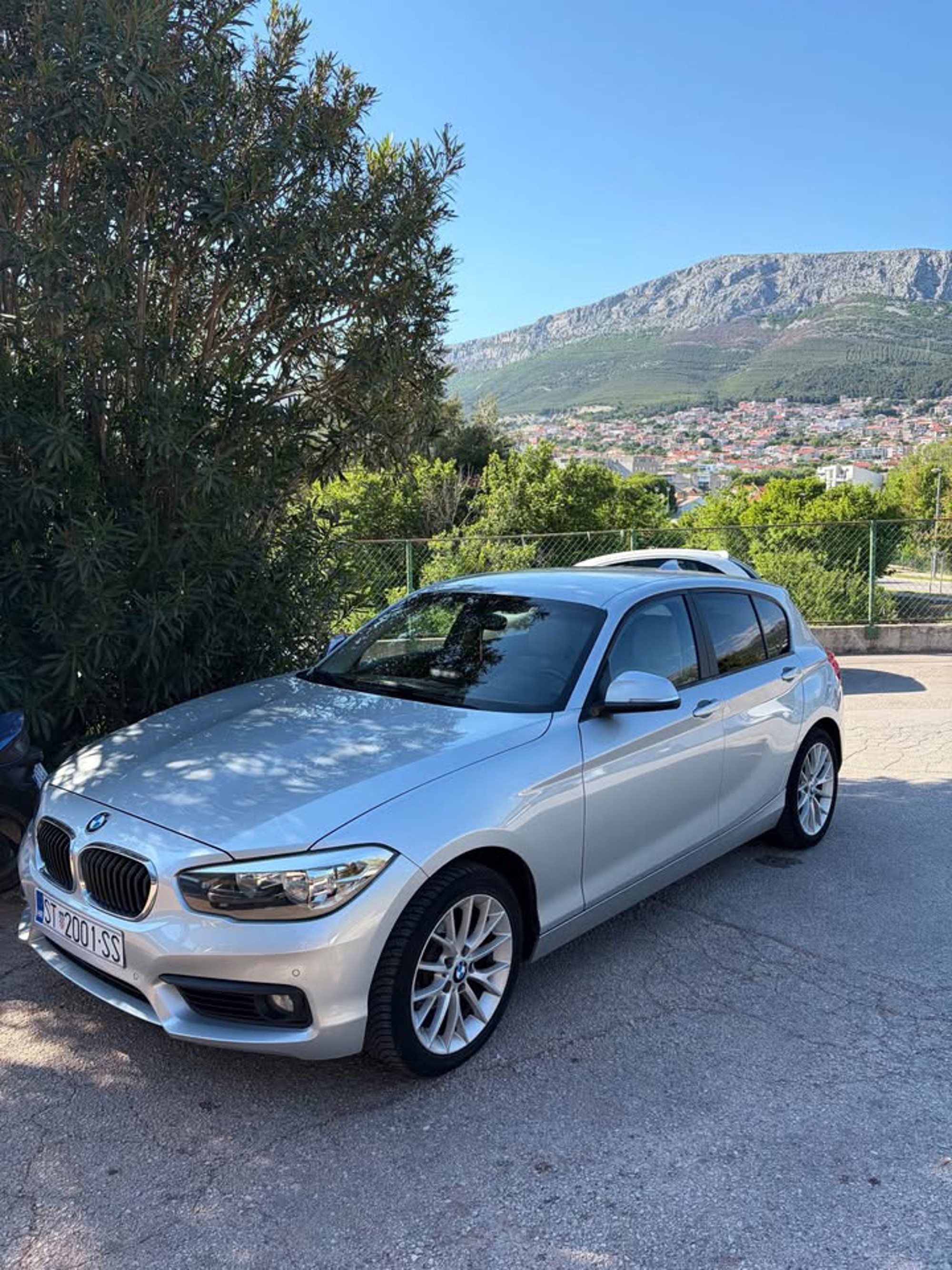 BMW 118d luxury line, fotografija 2