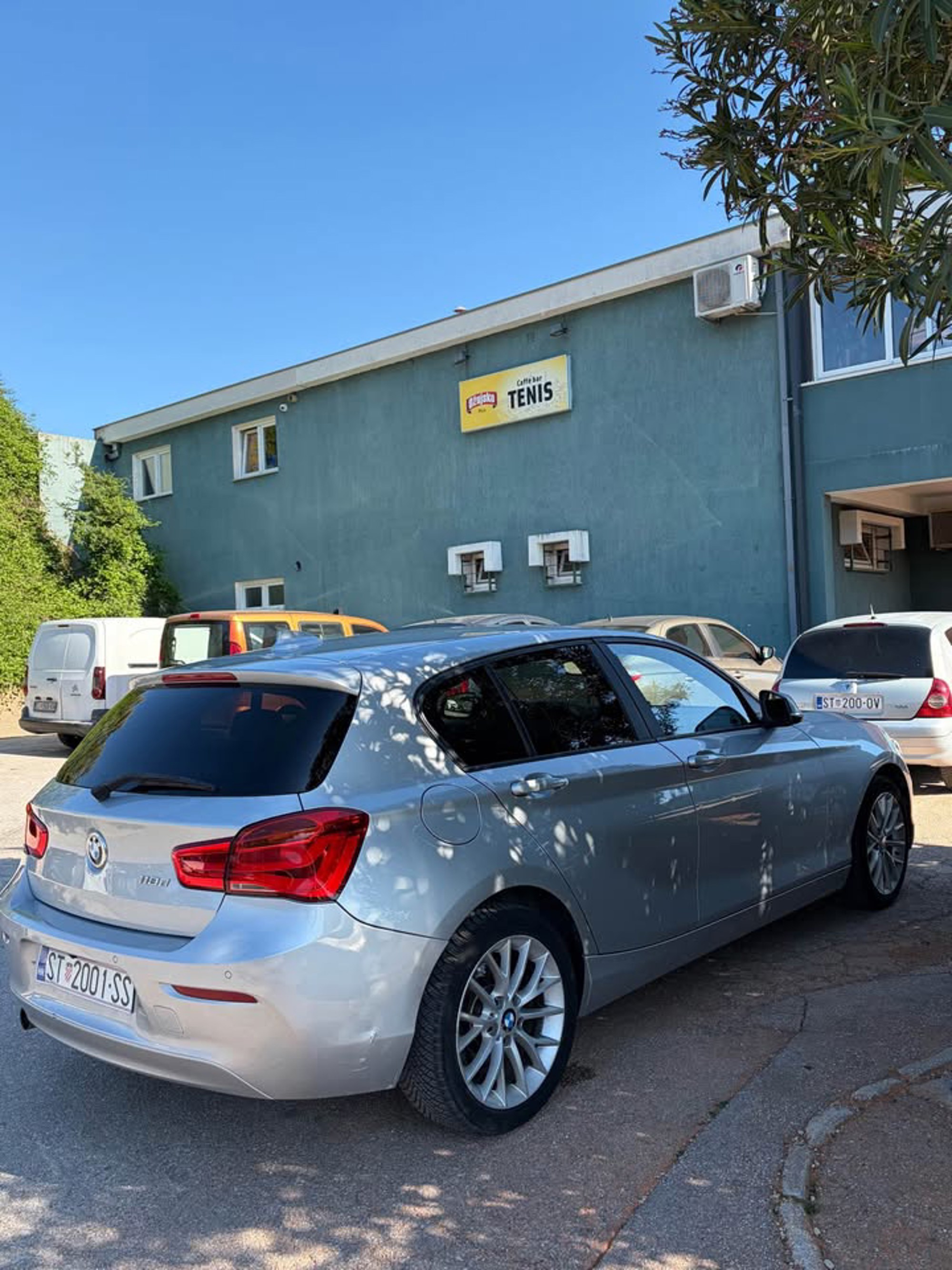 BMW 118d luxury line, fotografija 4