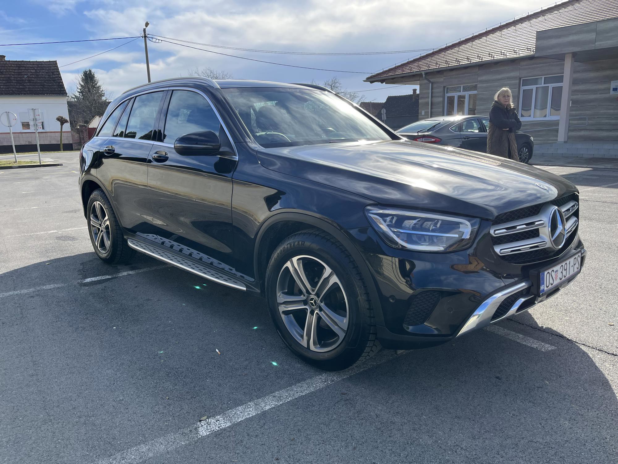 Mercedes-Benz GLC 220 d 4MATIC automatik - SNIŽENO!, pogled izvana - slika 2