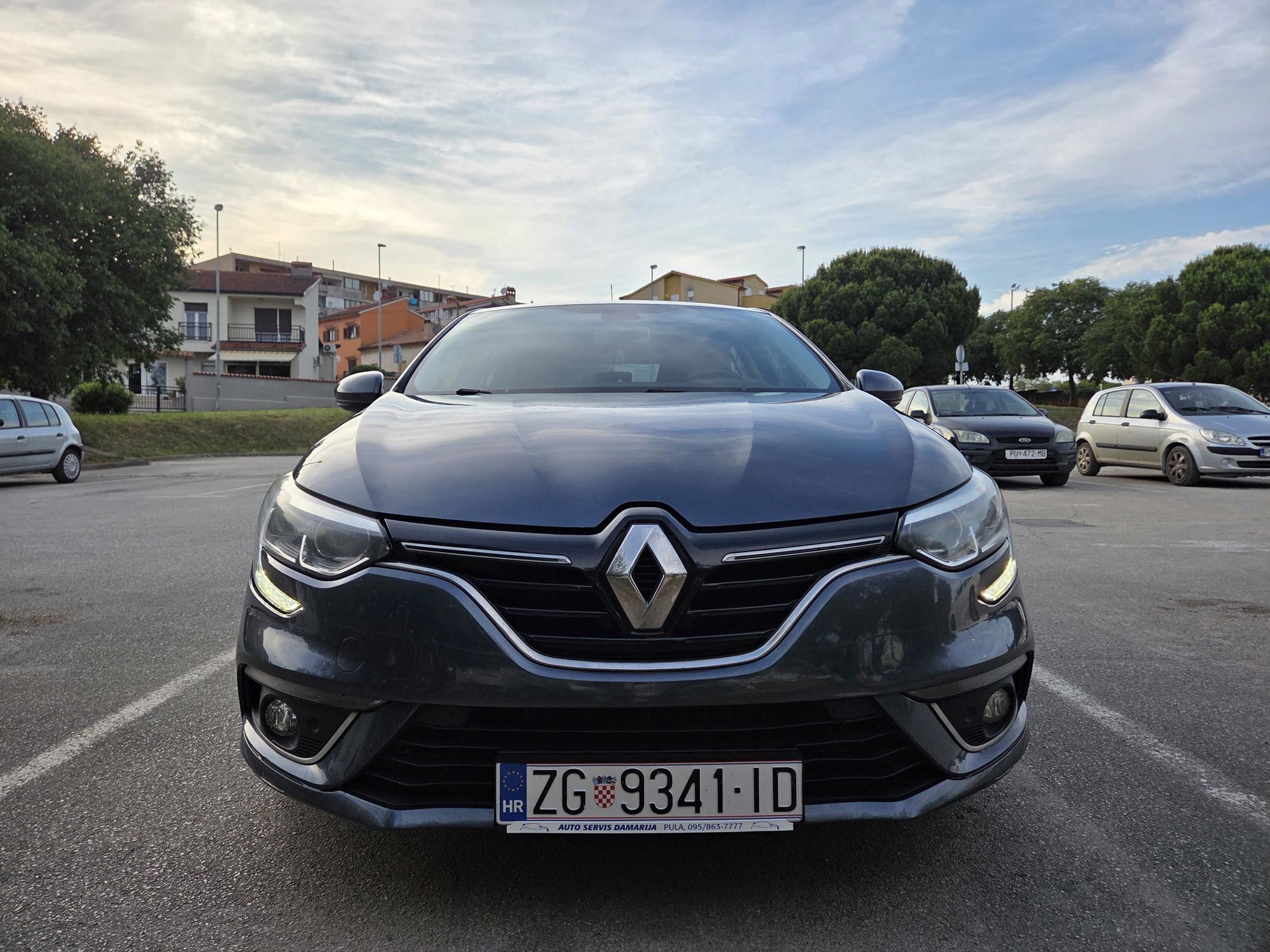 Renault Megane TCe 100, fotografija 2
