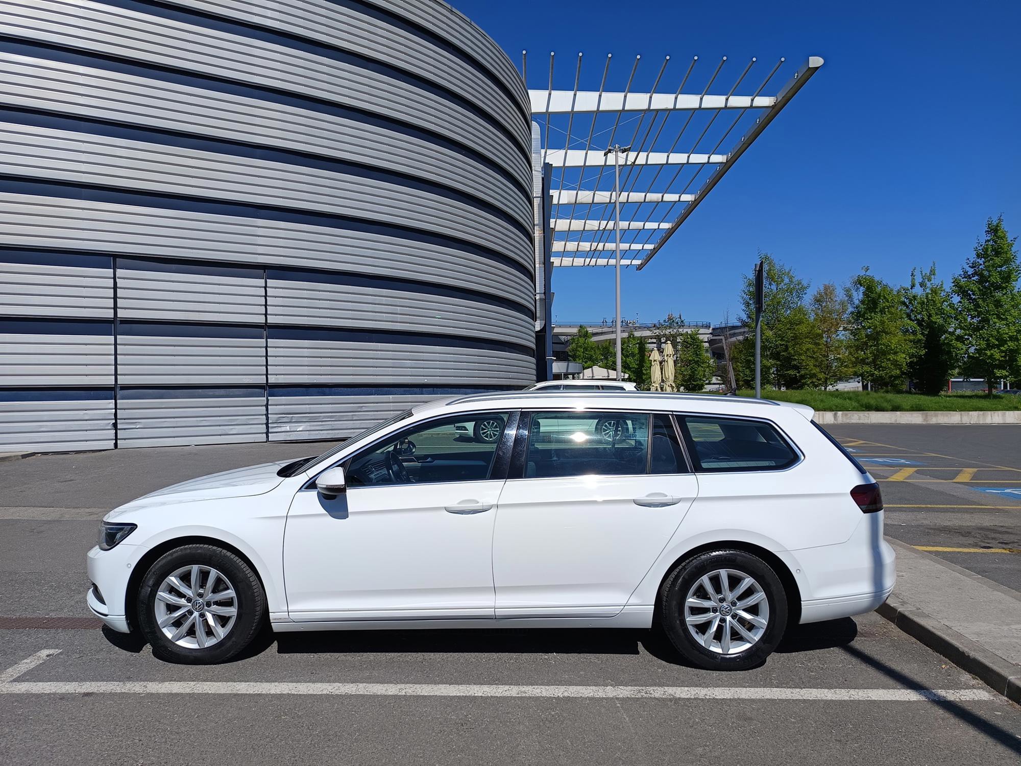 VW Passat 1.6TDI Comfortline, 7 brzina DSG, parking kamera, fotografija 2