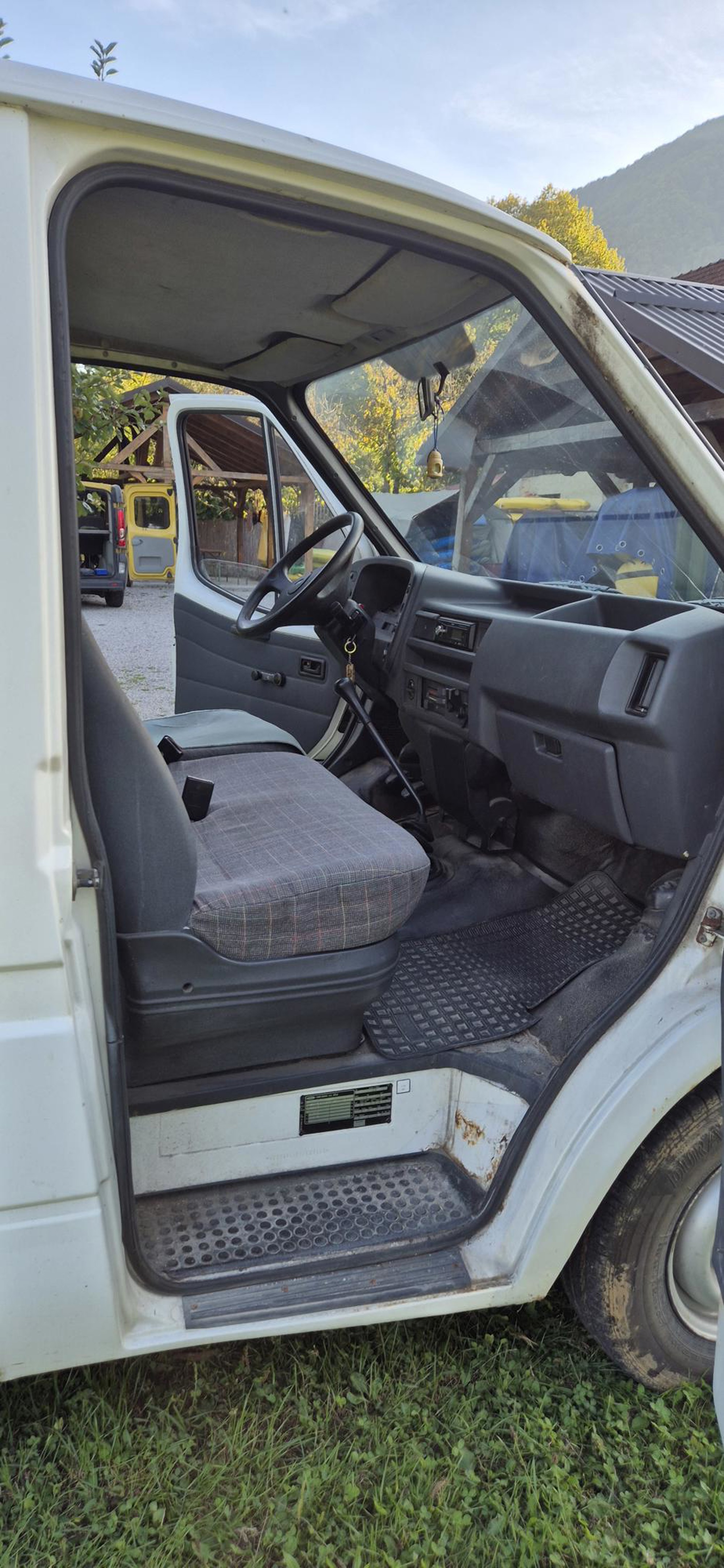 Ford transit kombi putnički 2,5 D 8+1 , 1992.g. reg 3.27. odličan za svoje godište, fotografija 4