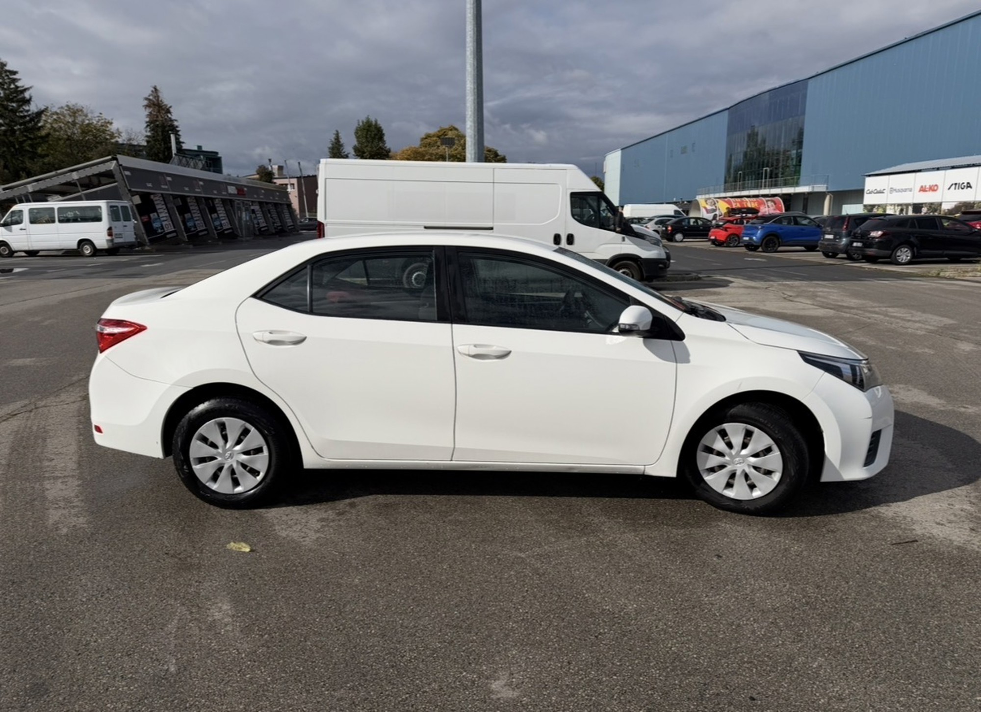 Toyota Corolla Sedan 1.33 benzin | 2016. | Prvi vlasnik, fotografija 8