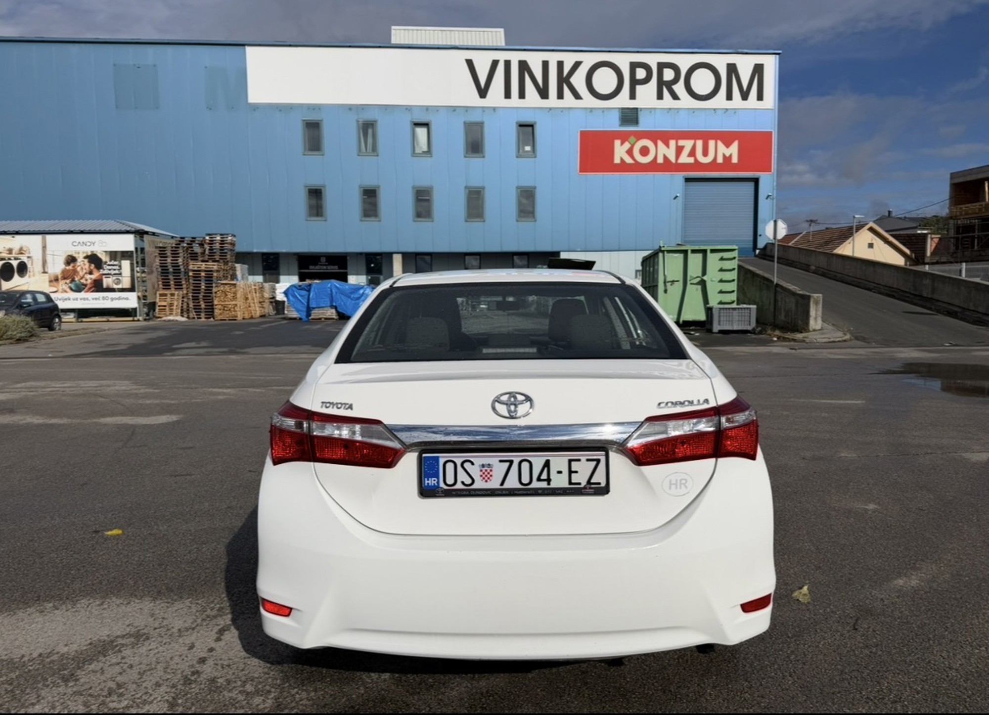 Toyota Corolla Sedan 1.33 benzin | 2016. | Prvi vlasnik, fotografija 7