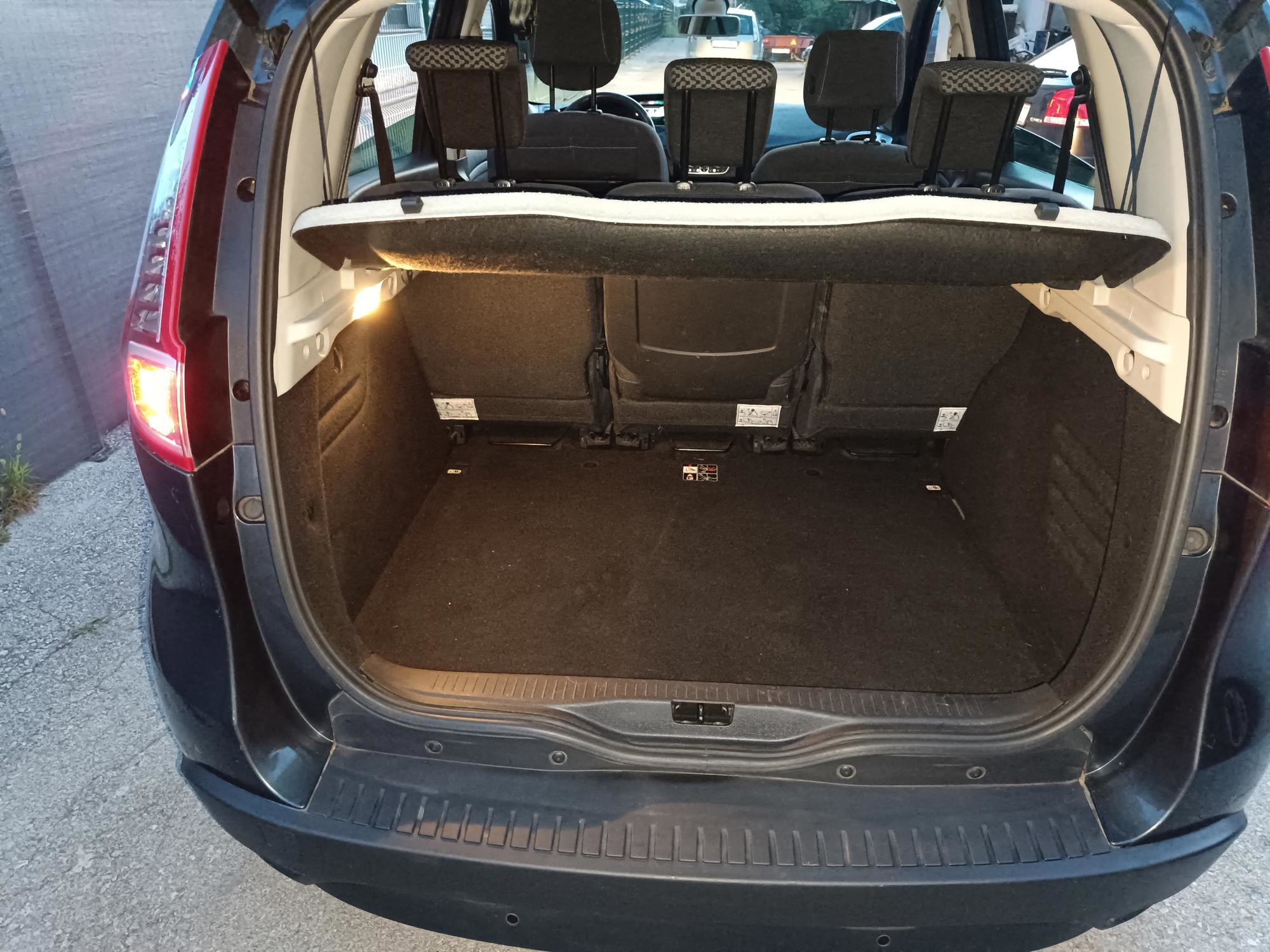 Renault Scenic 2011. god Dizel 1,6 dci / 130 ks, fotografija 4