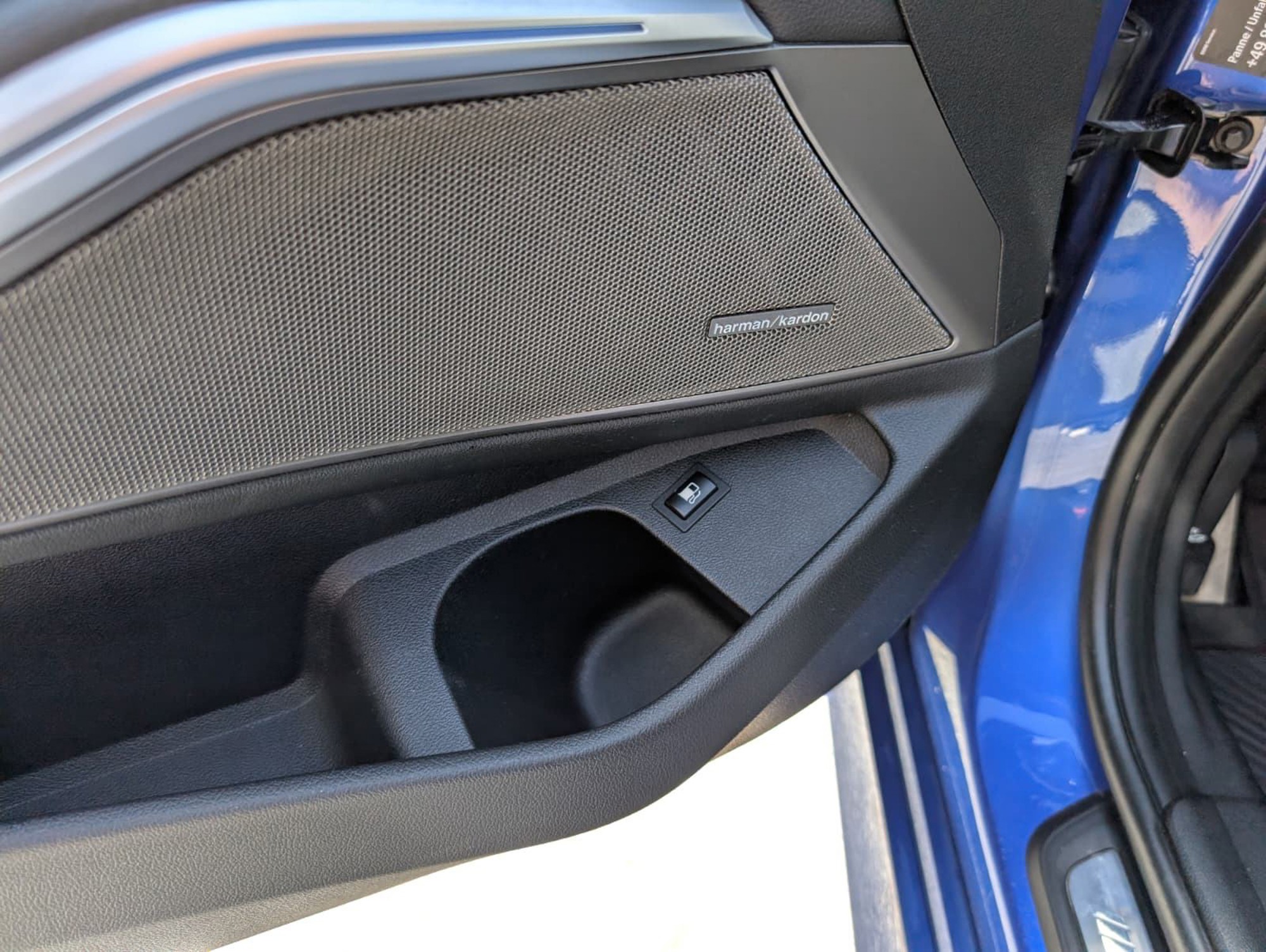 BMW 330e, M Sport, Laser, H&K, 19", Big Navi, fotografija 10