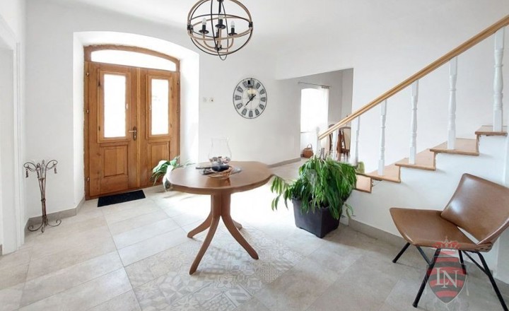 Renovirana kuća 110 m2 Labin, Istra