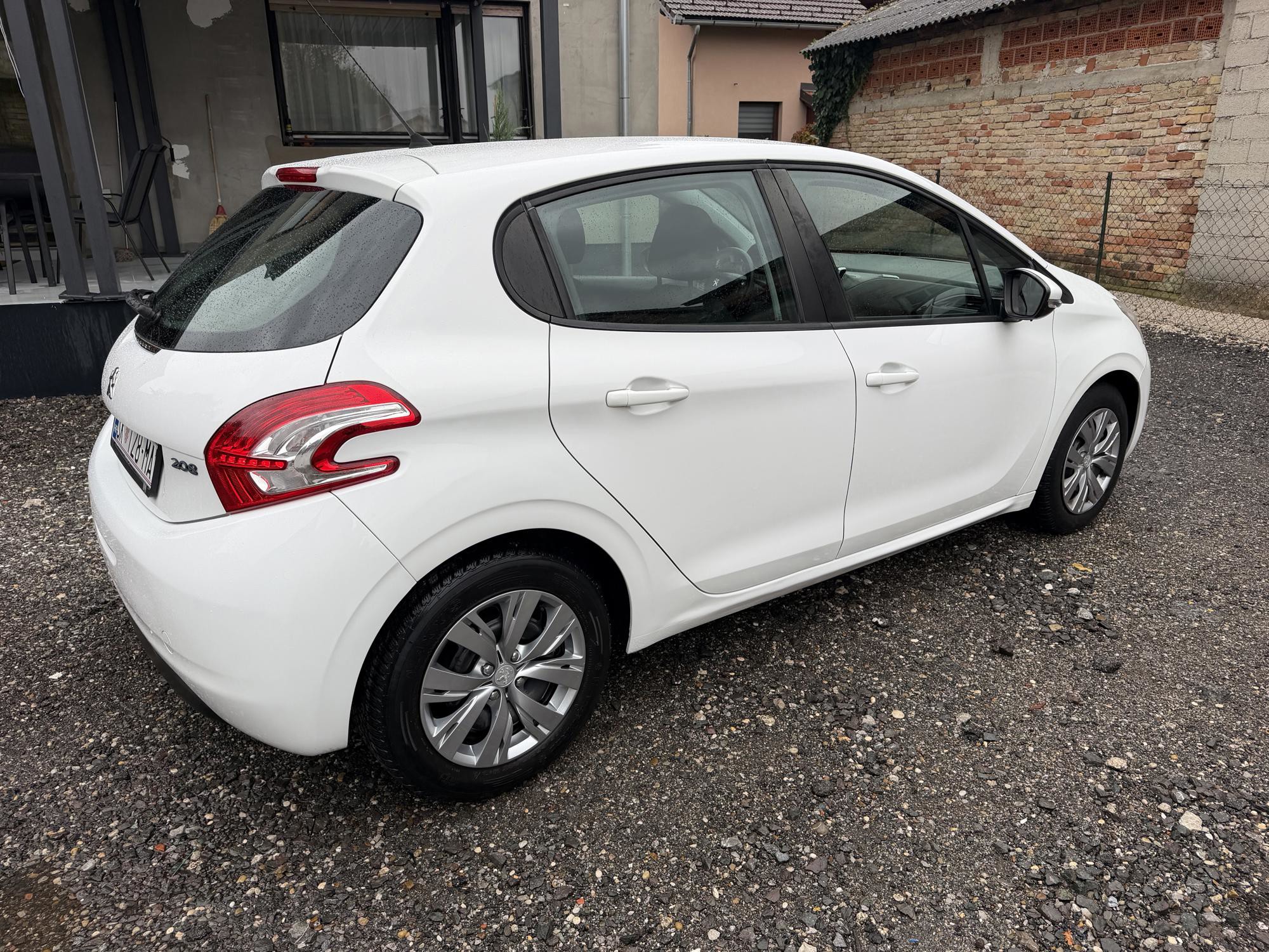 💥 Peugeot 208 1.2 PureTech + LPG (2012.) – REG. 3/2027. / BEZ ULAGANJA 💥, fotografija 3