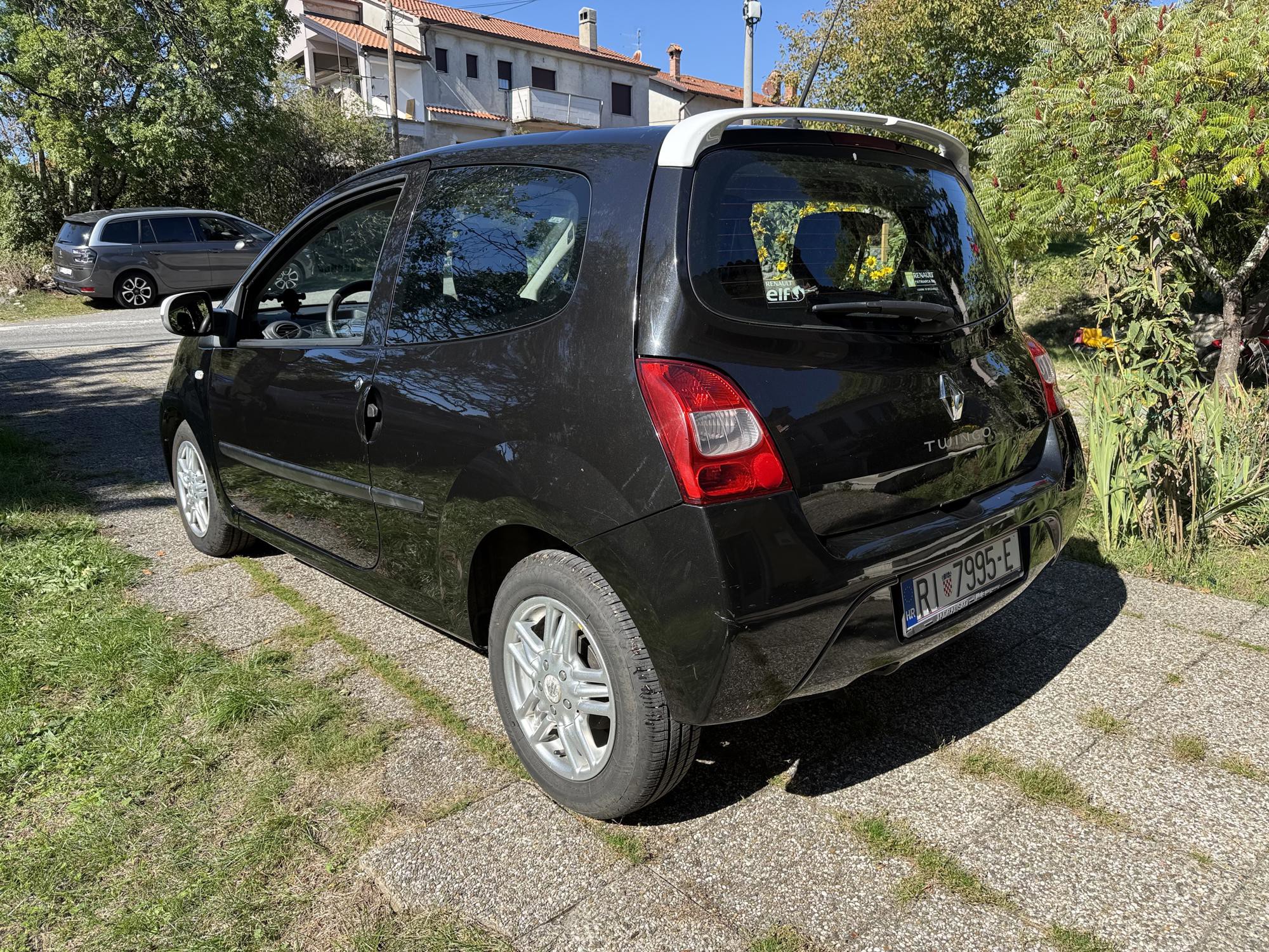 Renault twingo II 1.2 16V 2011g očuvan prodajem, fotografija 3