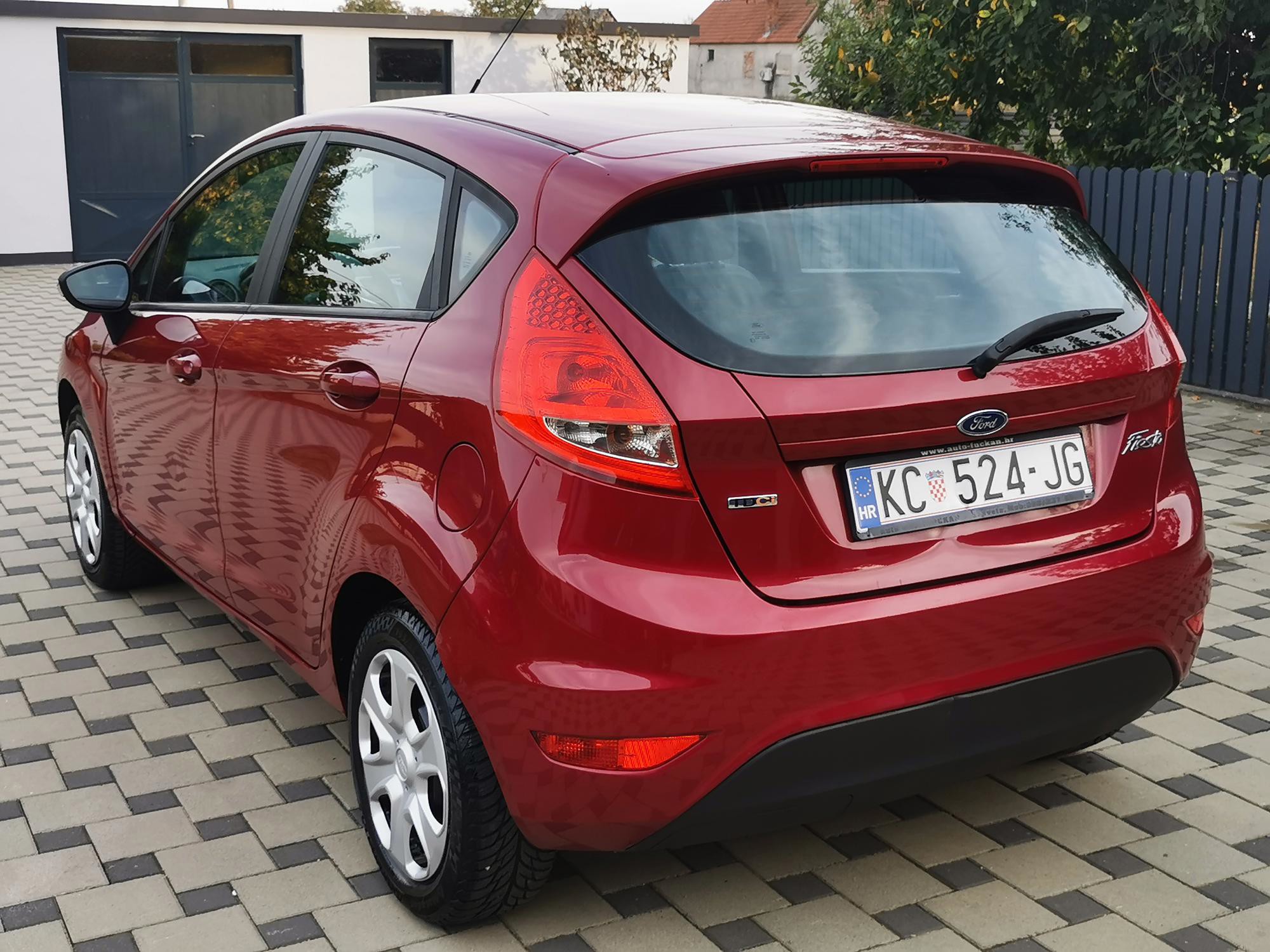 Ford Fiesa 1.4 TDCI,reg.10/2027,nove gume,novi zupcasti, pogled izvana - slika 3