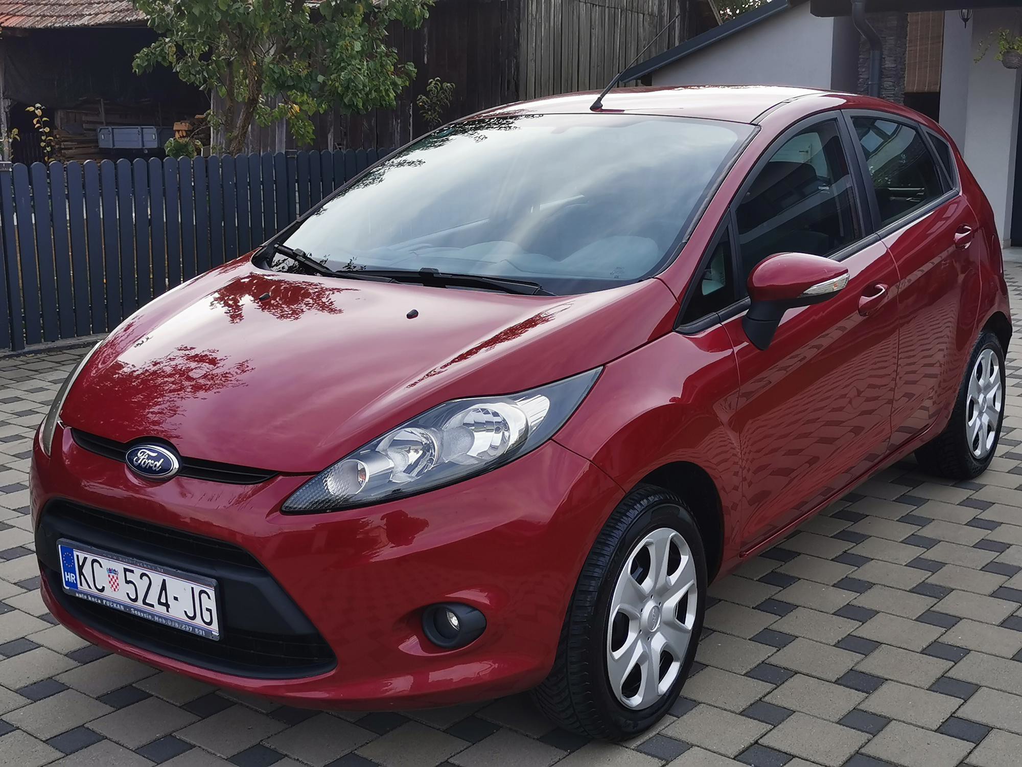 Ford Fiesa 1.4 TDCI,reg.10/2027,nove gume,novi zupcasti, pogled izvana - slika 1