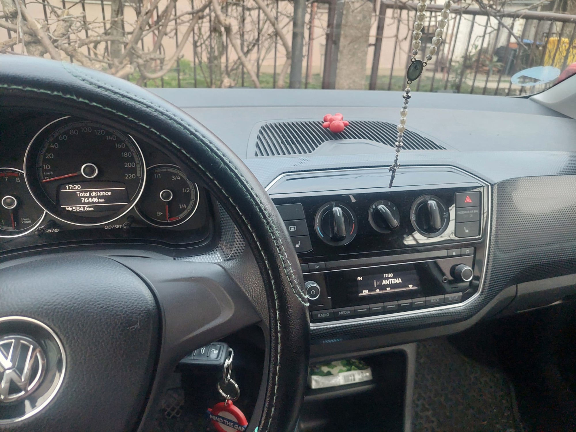 VOLKSWAGEN UP!, registriran do 10/27, fotografija 5