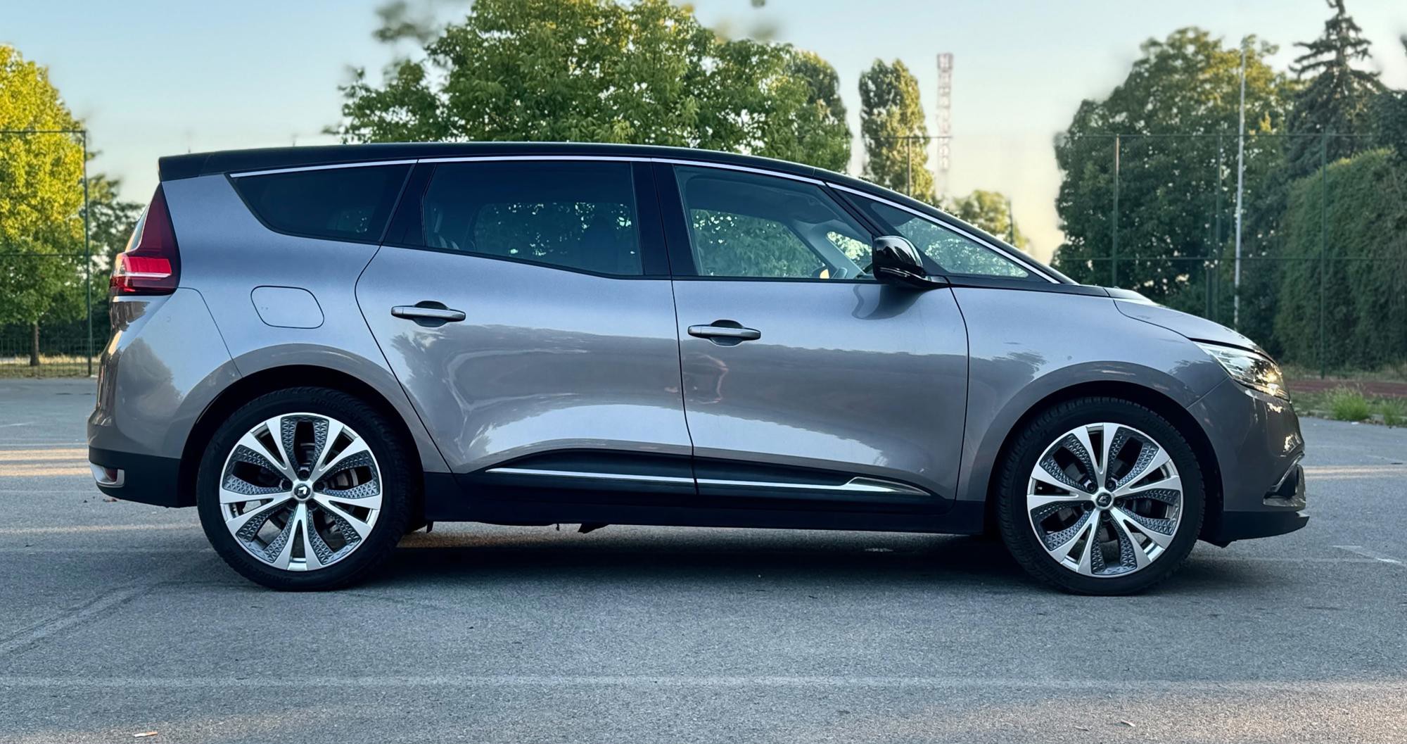 Prodajem Renault Grand Scenic, fotografija 4
