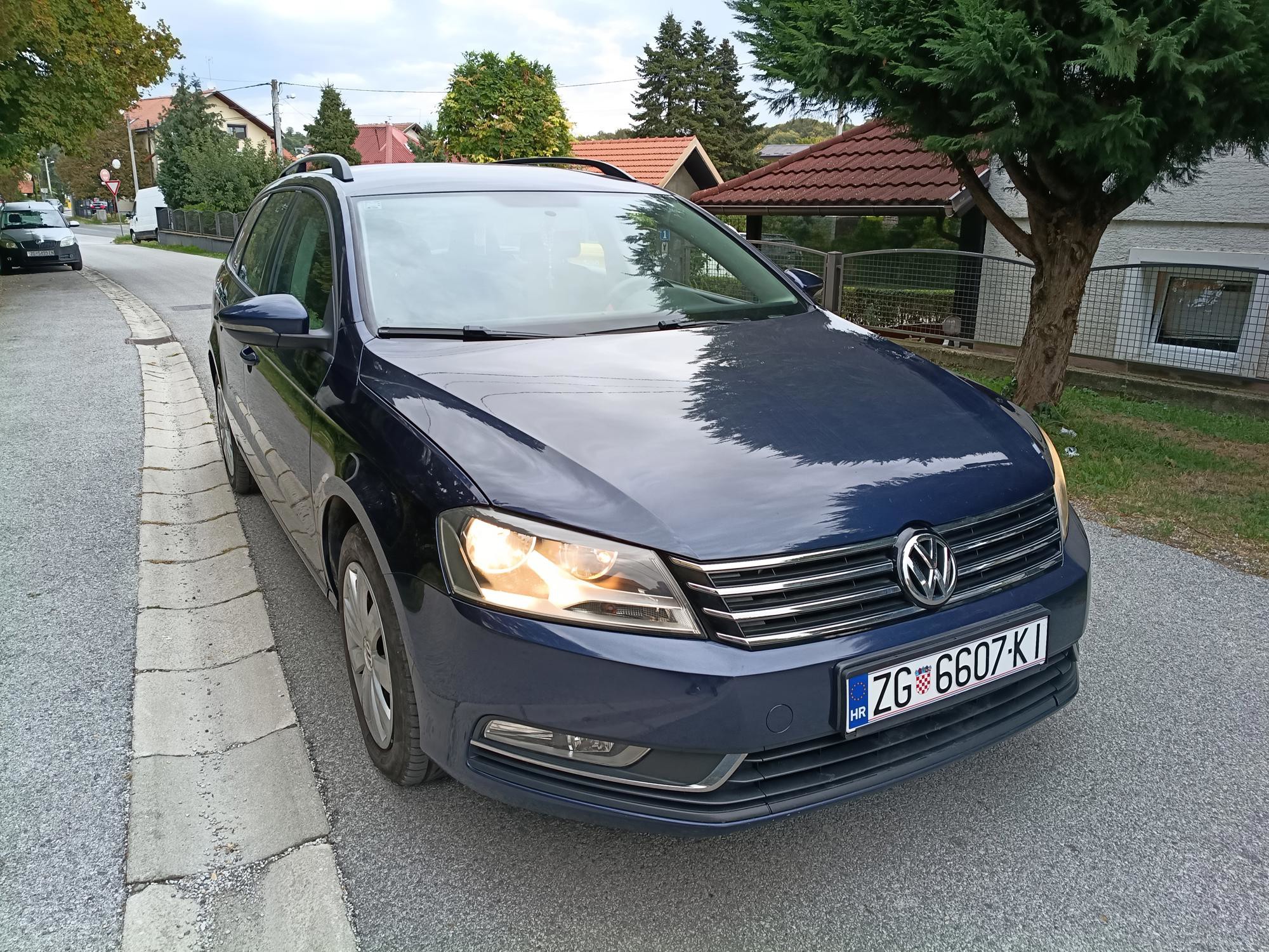 VW Passat, 1,6 tdi, 2011, reg. 6/27, servisiran, zimske gume, 5850 eura, fotografija 3