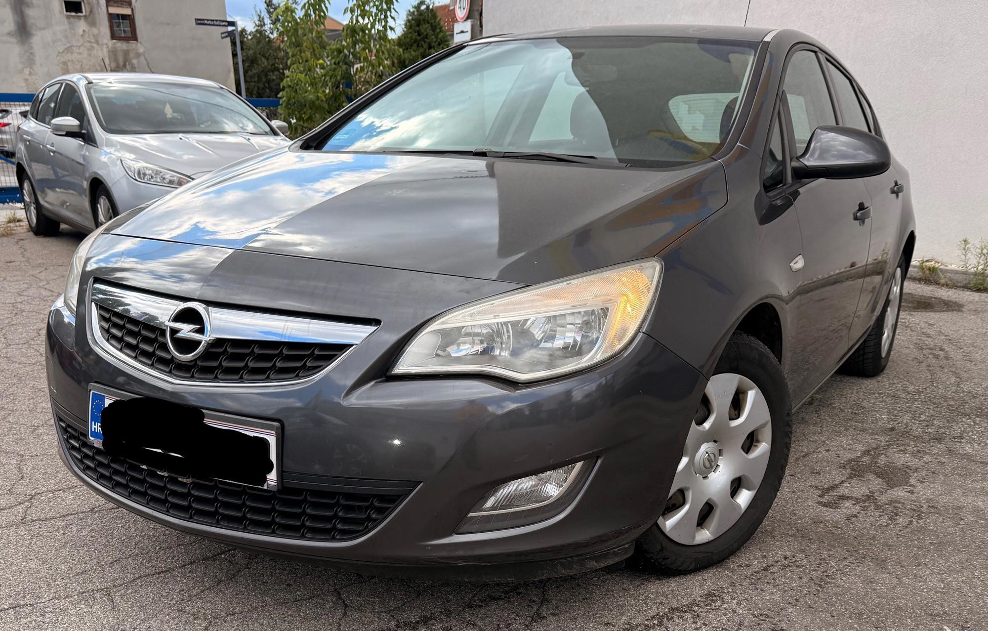 Opel Astra 1.7 cdi, sa kvarom motora, registrirana, fotografija 2