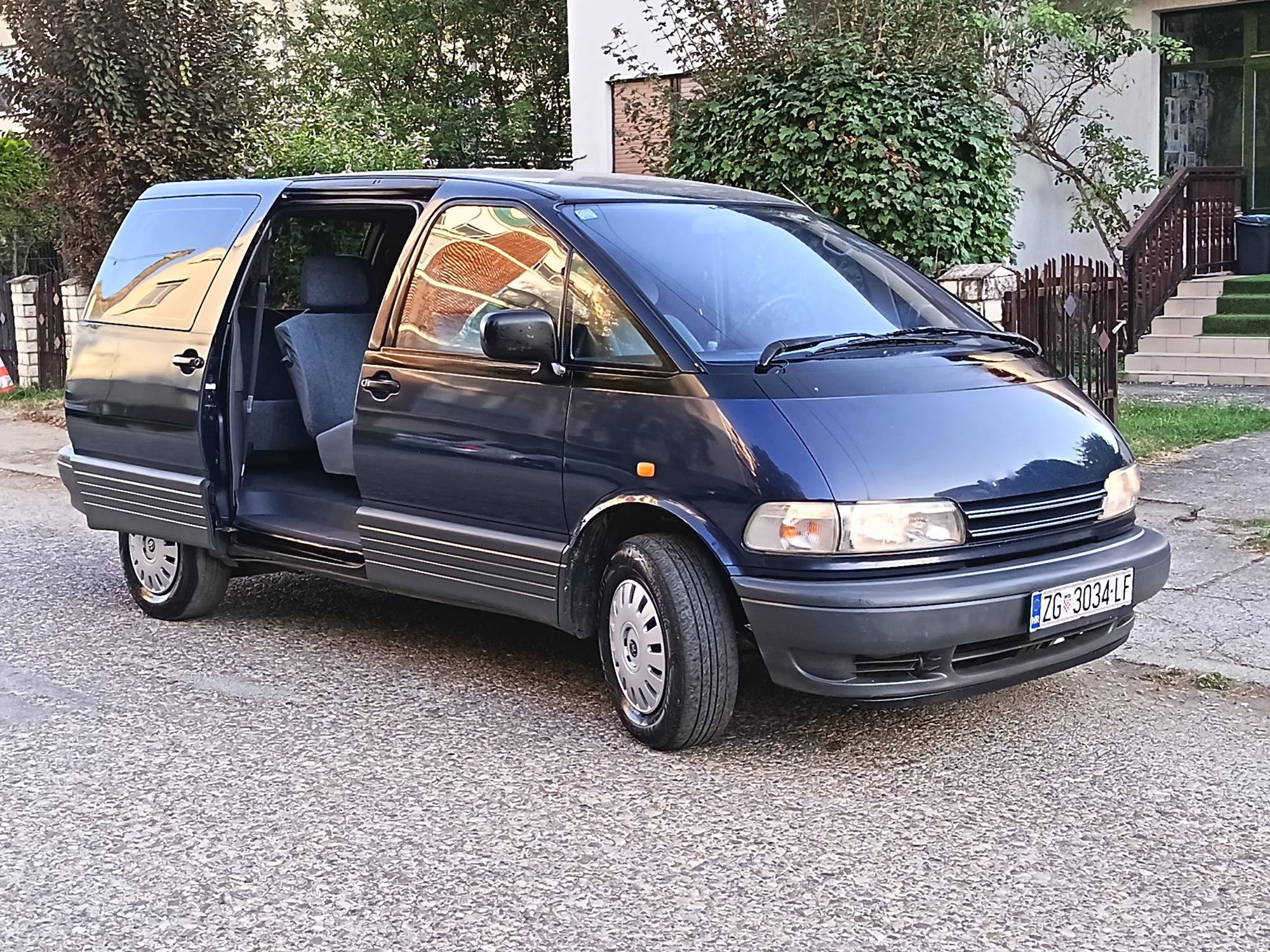 Toyota Previa 2.4 16V, fotografija 2