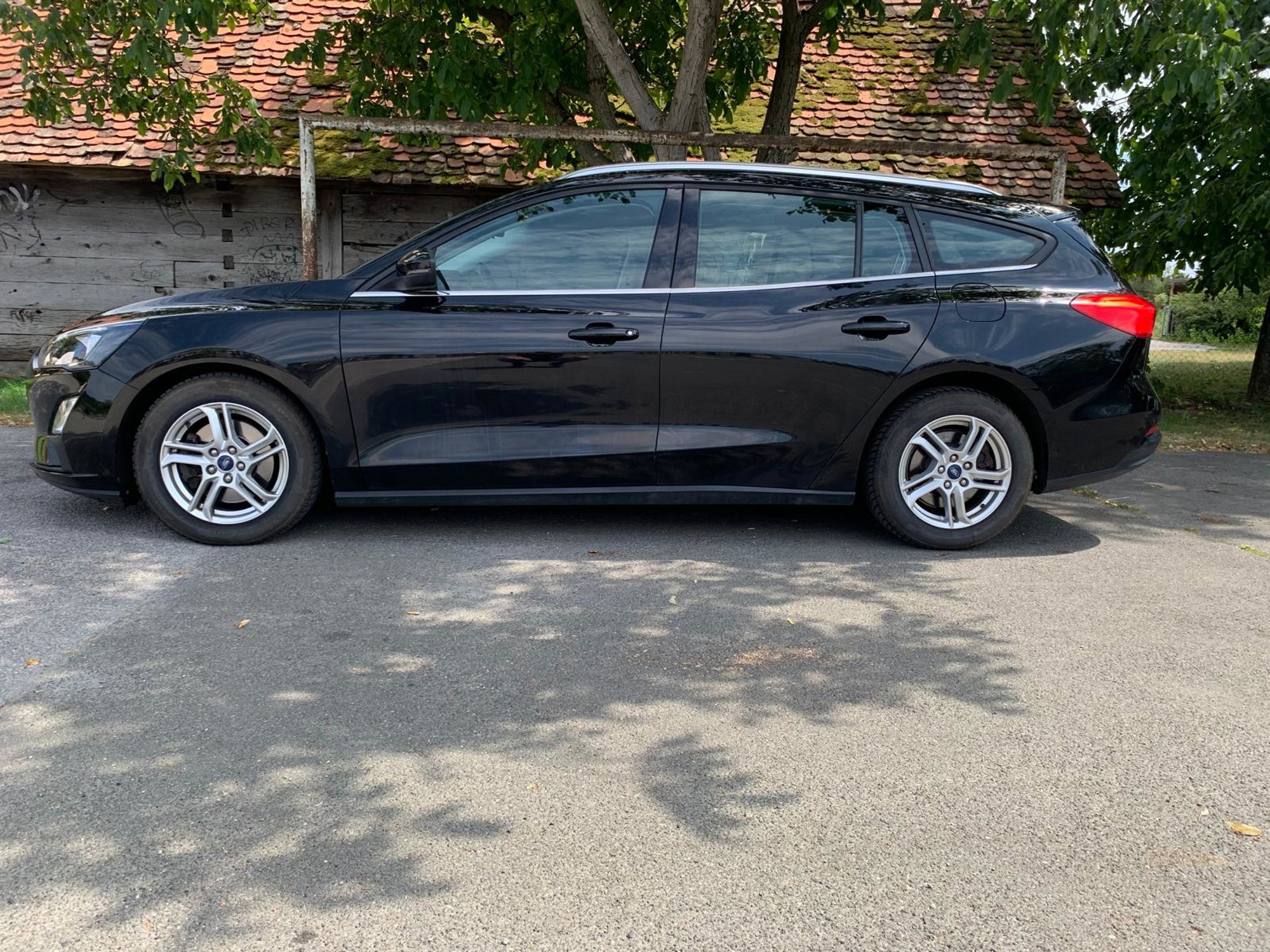 Ford focus 2020, 1.5 dizel, kompletno servisiran, pogled izvana - slika 3