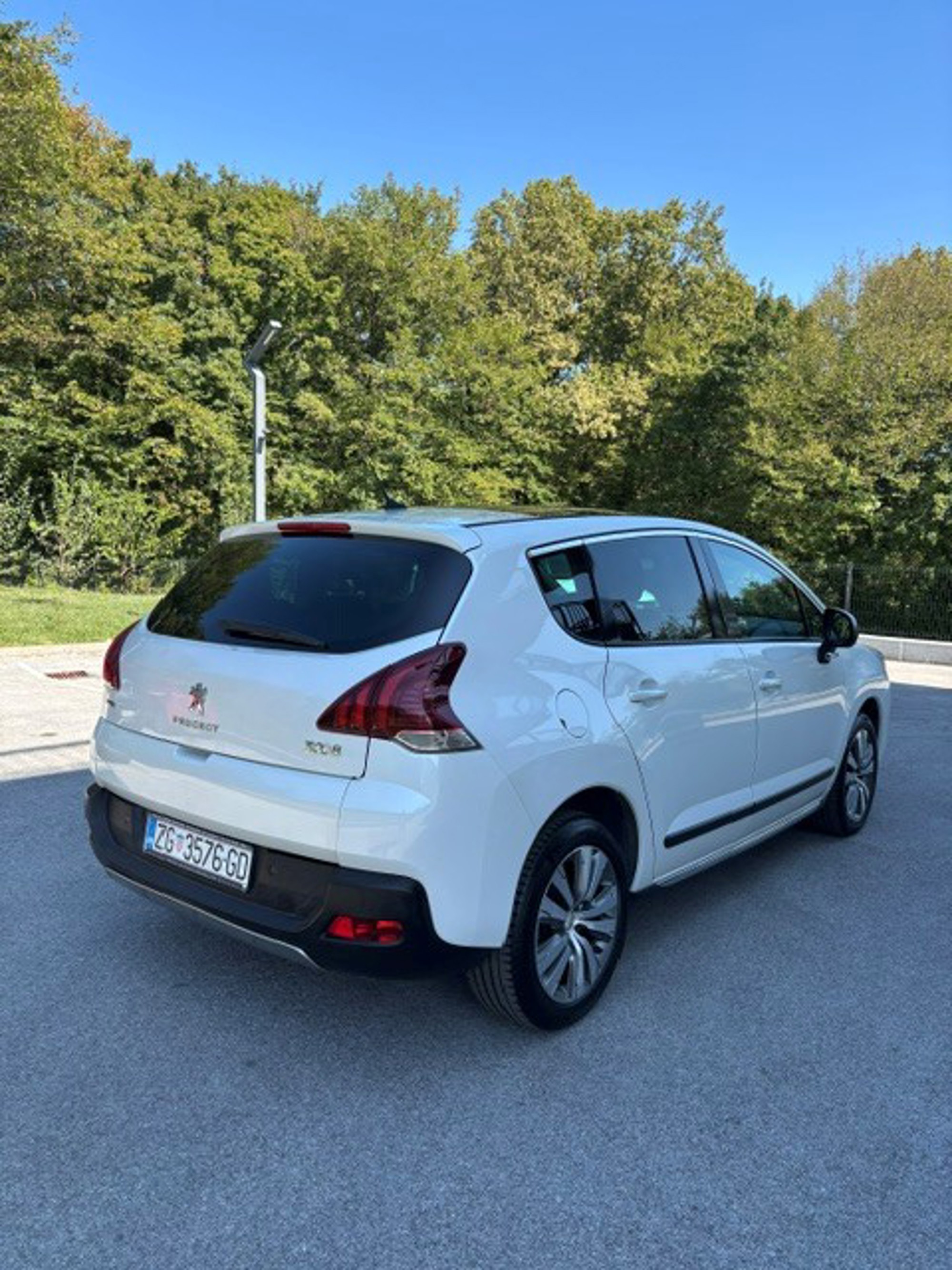 Peugeot 3008, 12/2016 facelift , 88 KW, 1.6 BlueHDi, diesel, 170000 km, fotografija 3