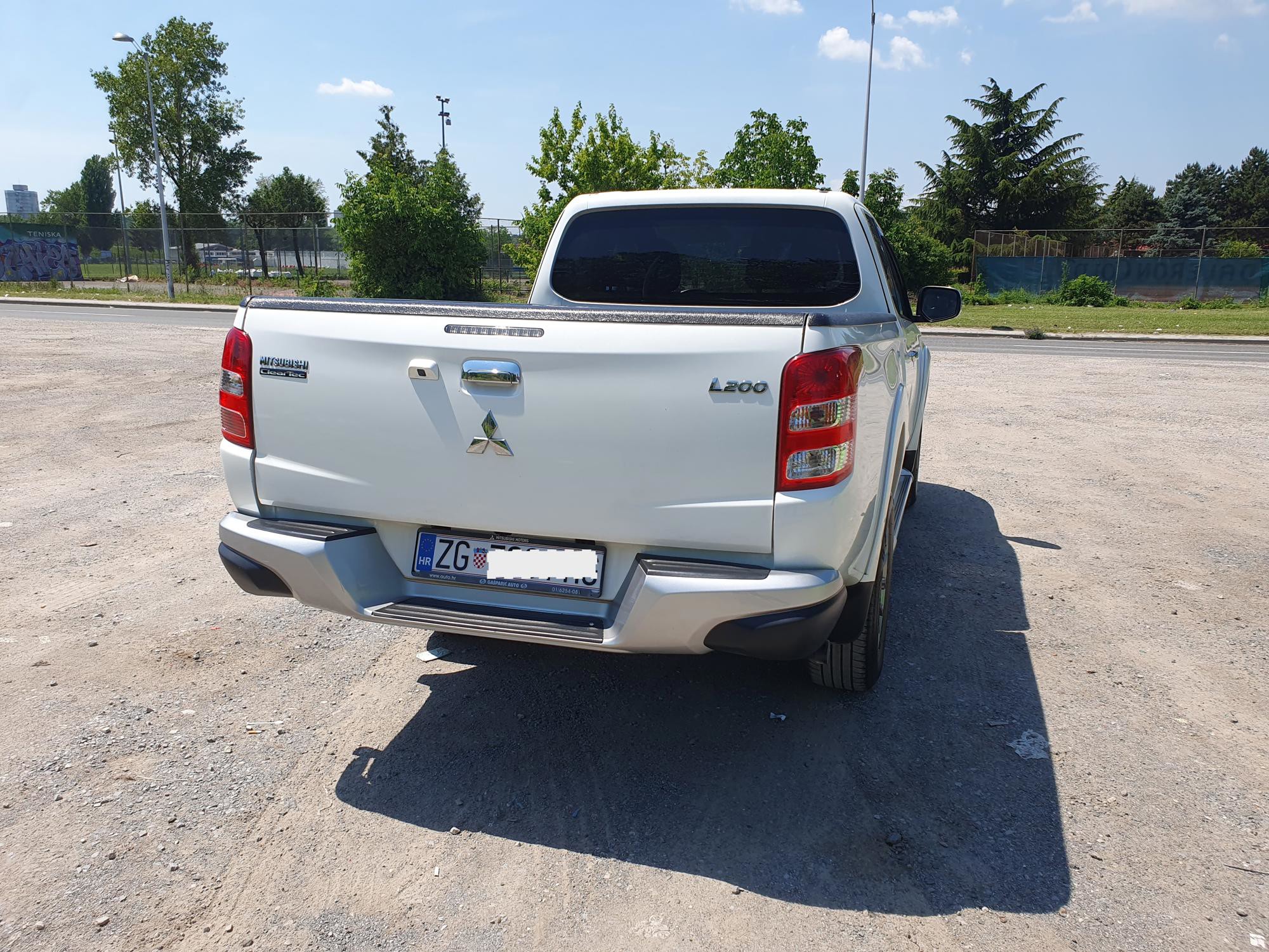 Mitsubishi L200 2.4 Di-D Club Cab, fotografija 3