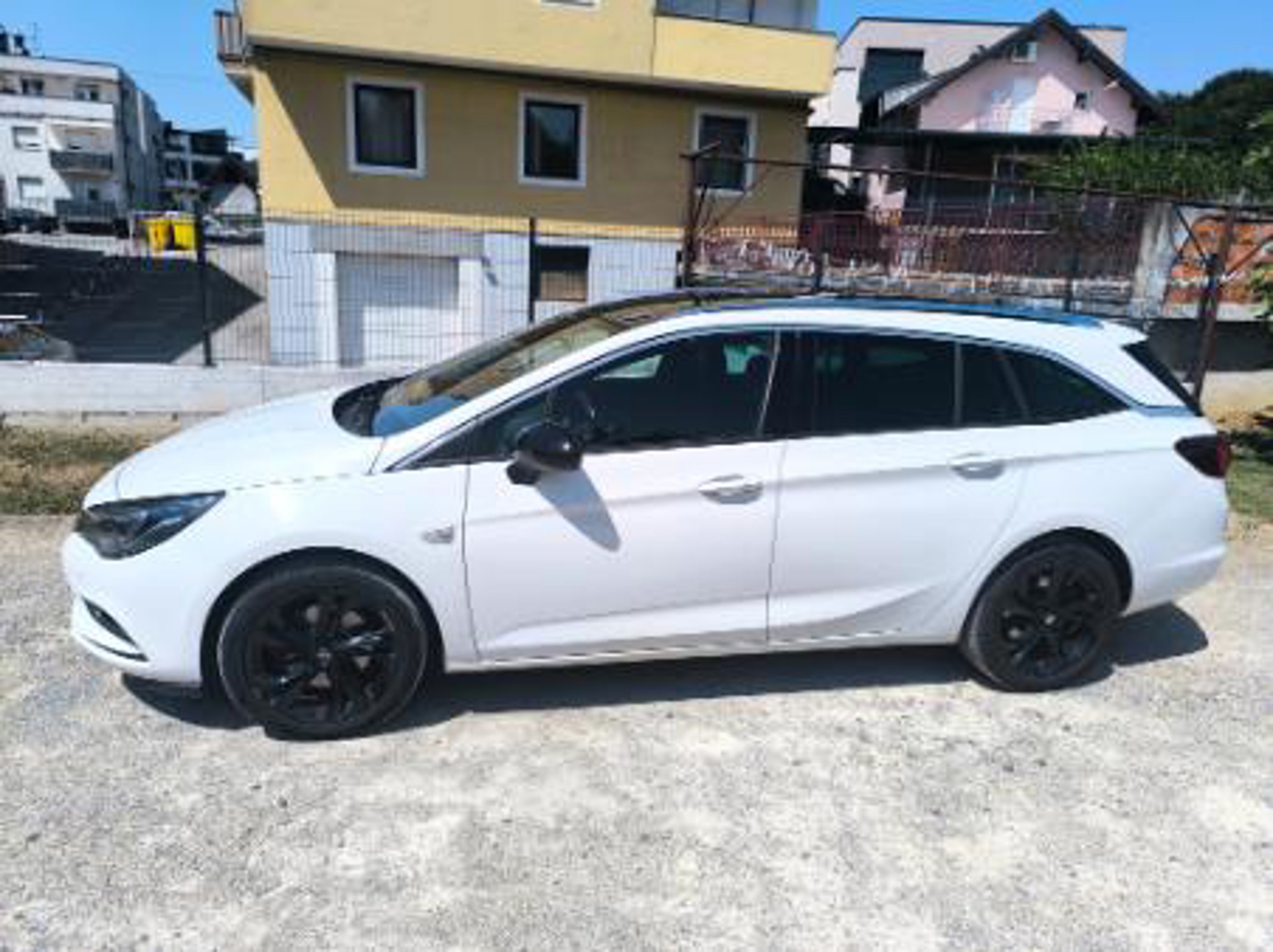 Astra Sports Tourer 1.6 cdti 100kW HR auto servisna, fotografija 4