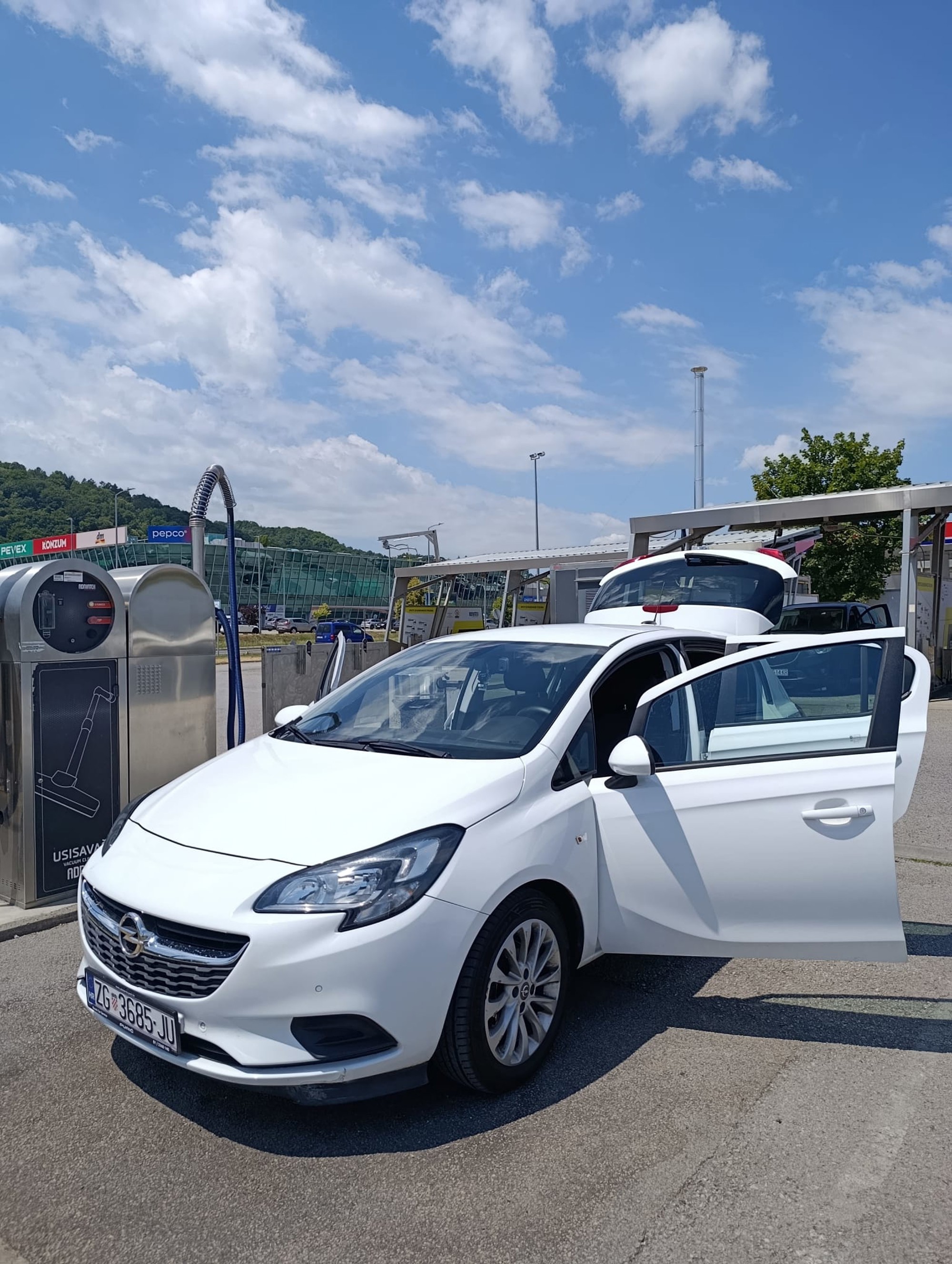 Opel Corsa 1.0, fotografija 2