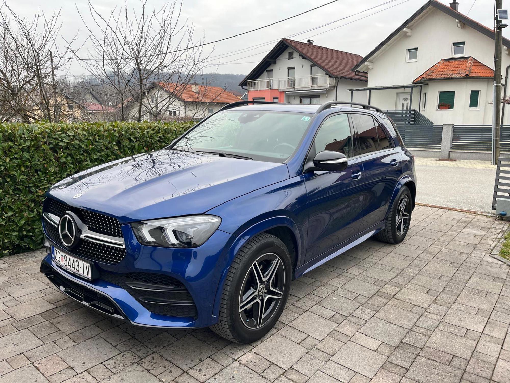 Mercedes-Benz GLE 350 de Night i AMG line 2022. god – 4x4, automatik, LED, kamera, servisna povijest, fotografija 4