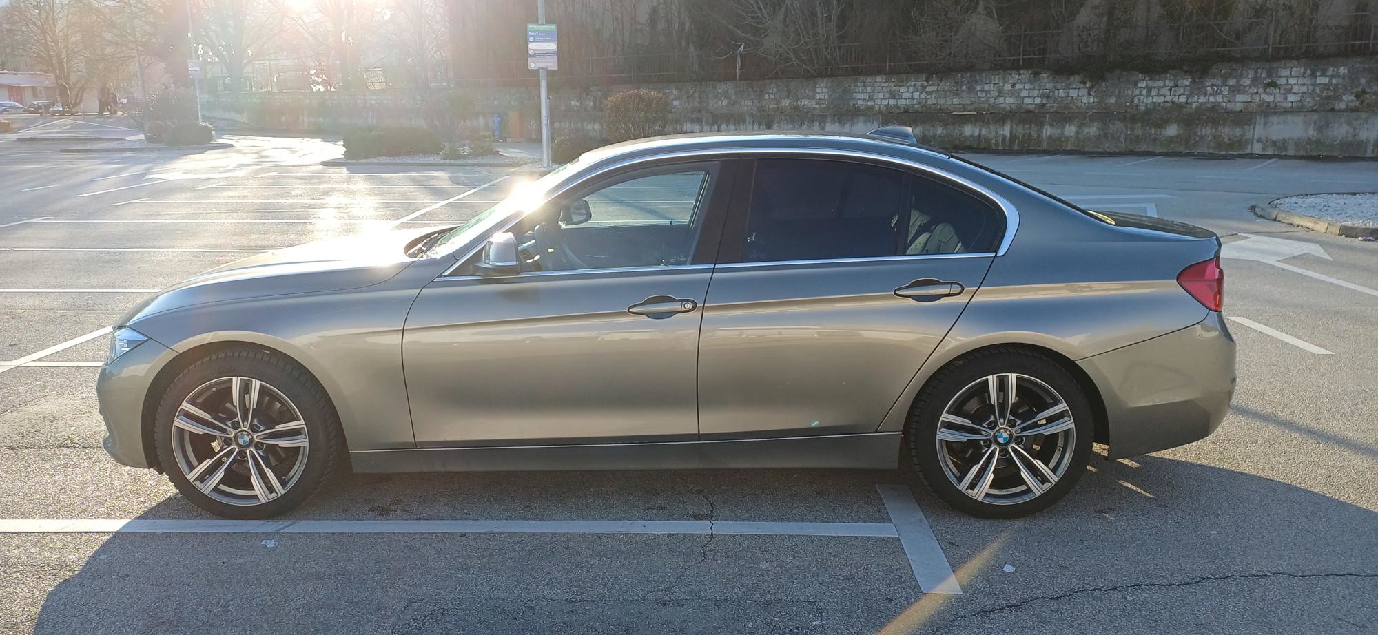 BMW Serija 3 2017. god – kožna sjedala, LED farovi, parking kamera, pogled izvana - slika 2