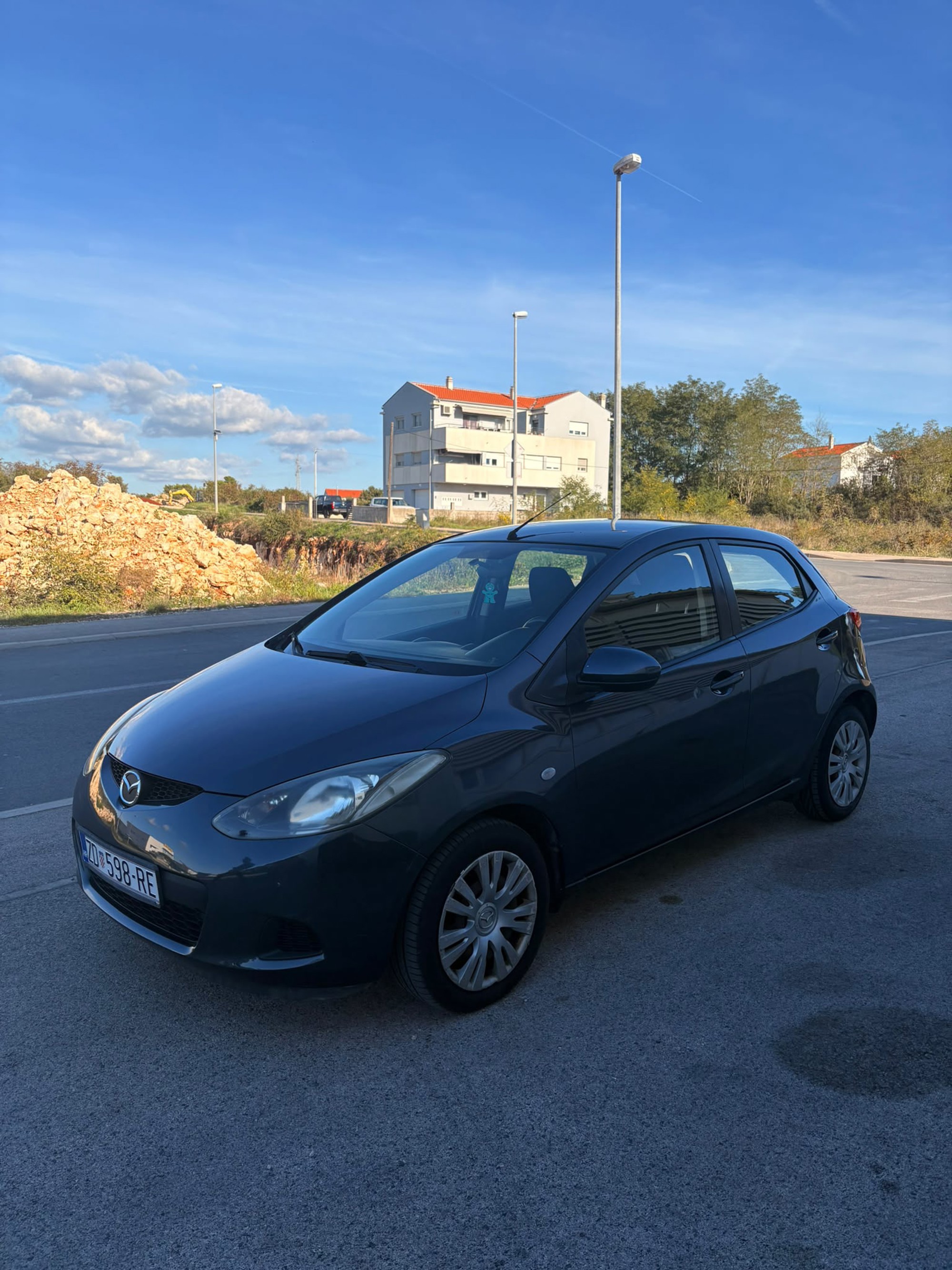 Mazda 2, 1.3 benzin, odlična, tehnički godinu dana, fotografija 3