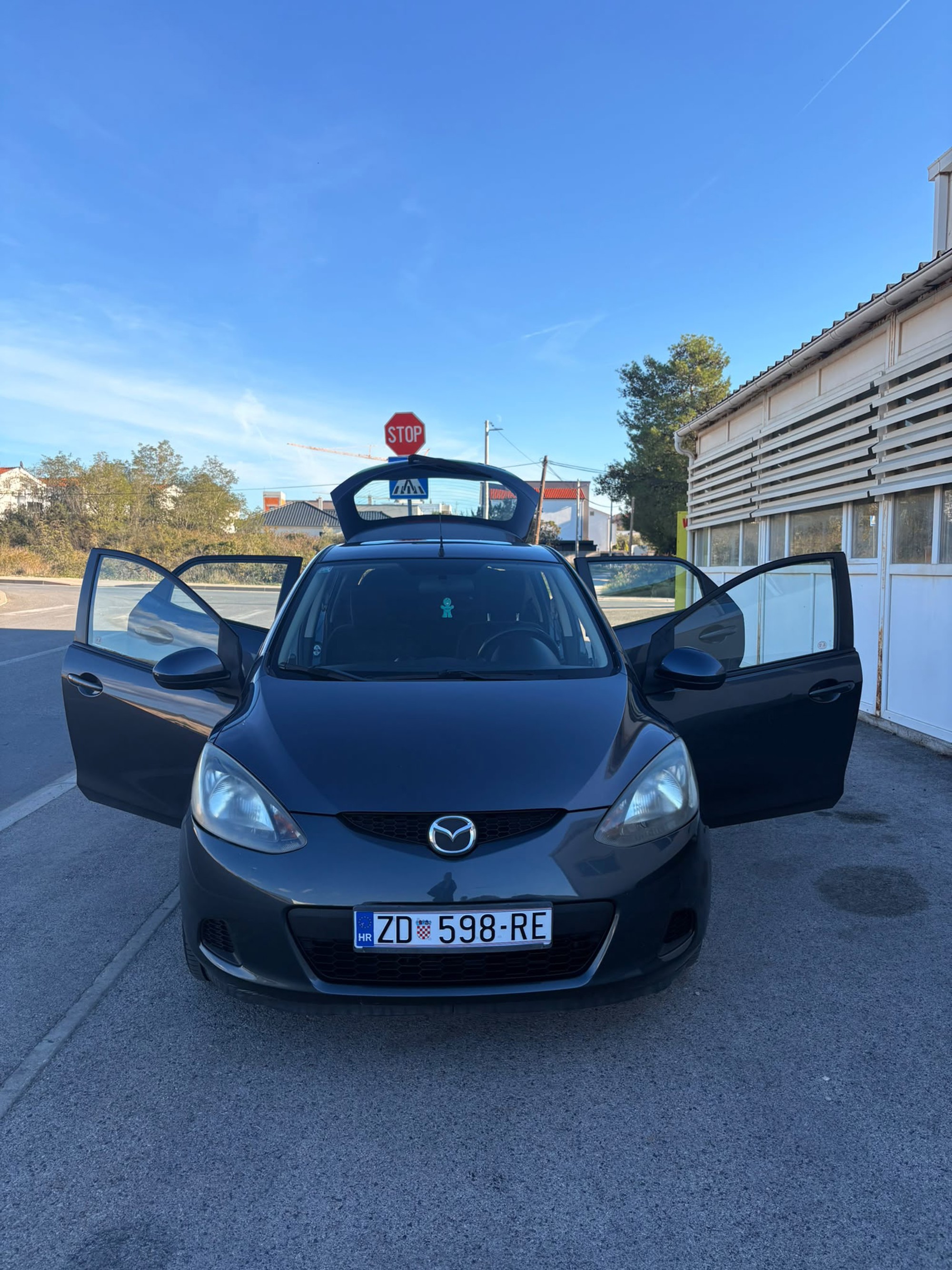 Mazda 2, 1.3 benzin, odlična, tehnički godinu dana, fotografija 2