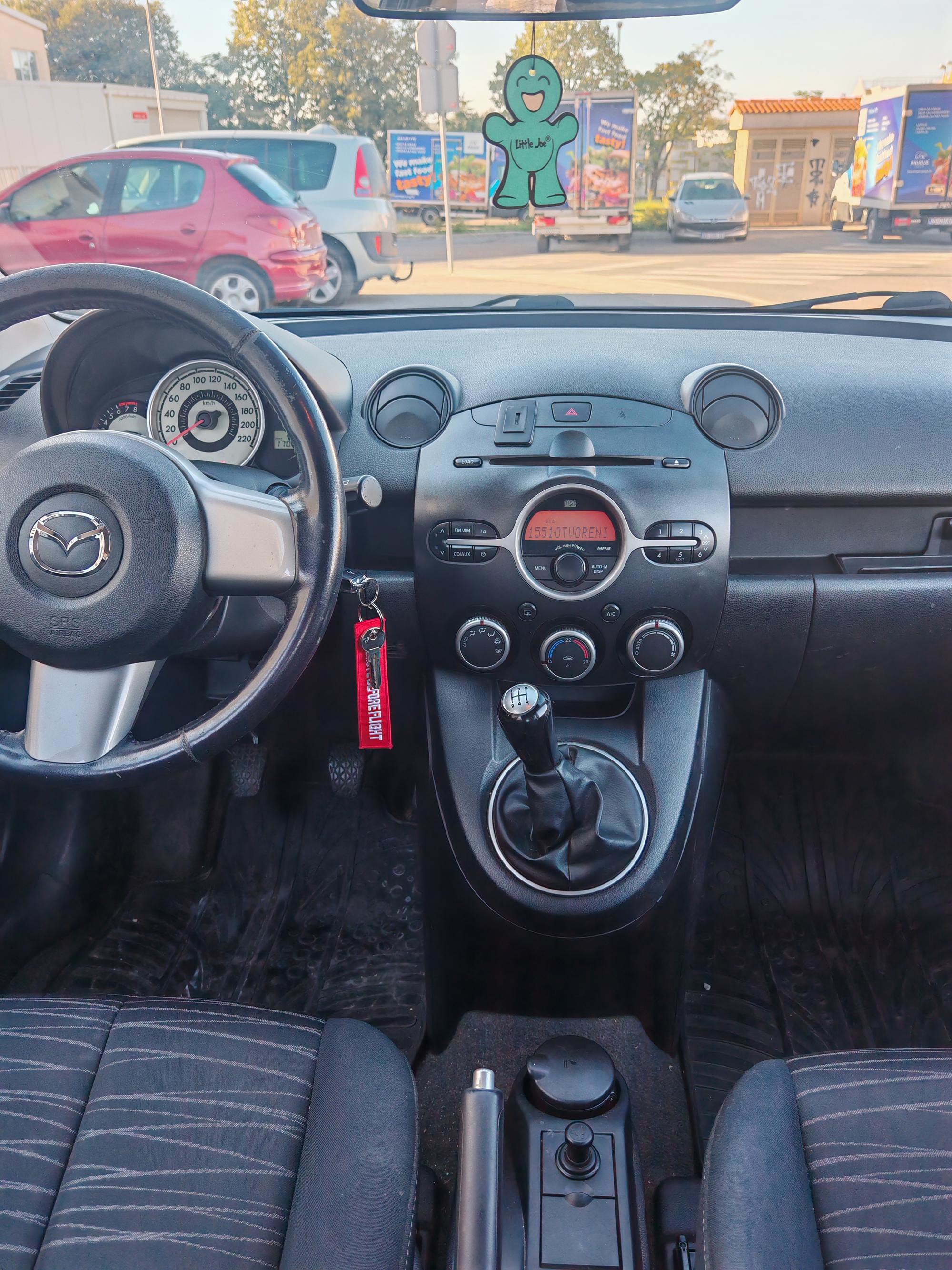 Mazda 2, 1.3 benzin, odlična, tehnički godinu dana, fotografija 6