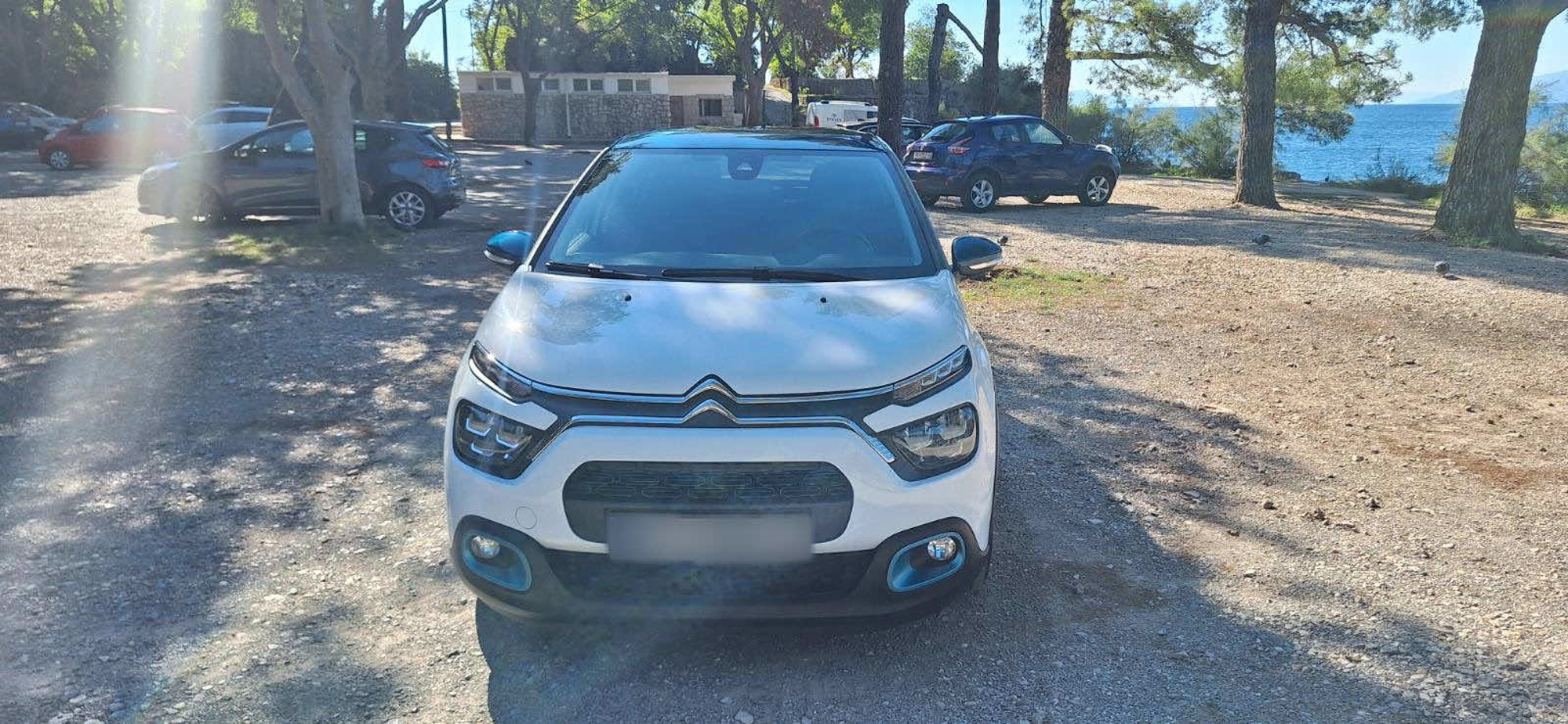 CITROËN C3 SHINE 1.2 BENZIN 83 KS 2021. 63000 KM ODLIČNA OPREMA, fotografija 3
