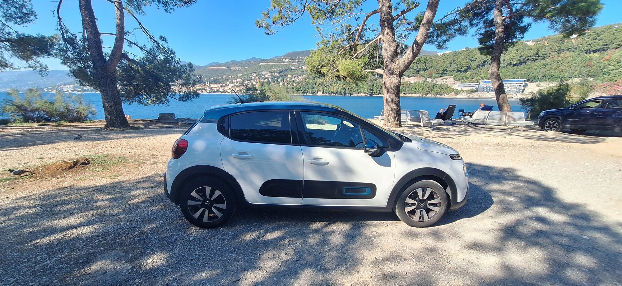 CITROËN C3 SHINE 1.2 BENZIN 83 KS 2021. 63000 KM ODLIČNA OPREMA, fotografija 9
