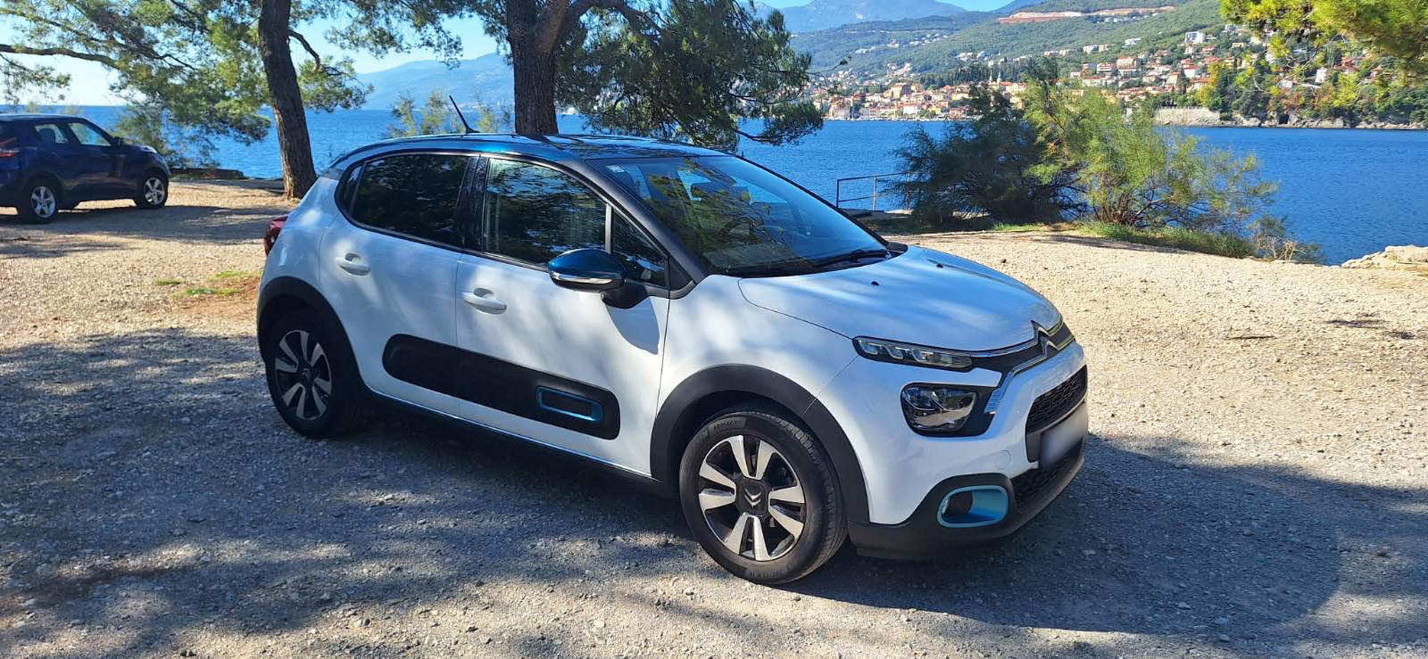 CITROËN C3 SHINE 1.2 BENZIN 83 KS 2021. 63000 KM ODLIČNA OPREMA, fotografija 2