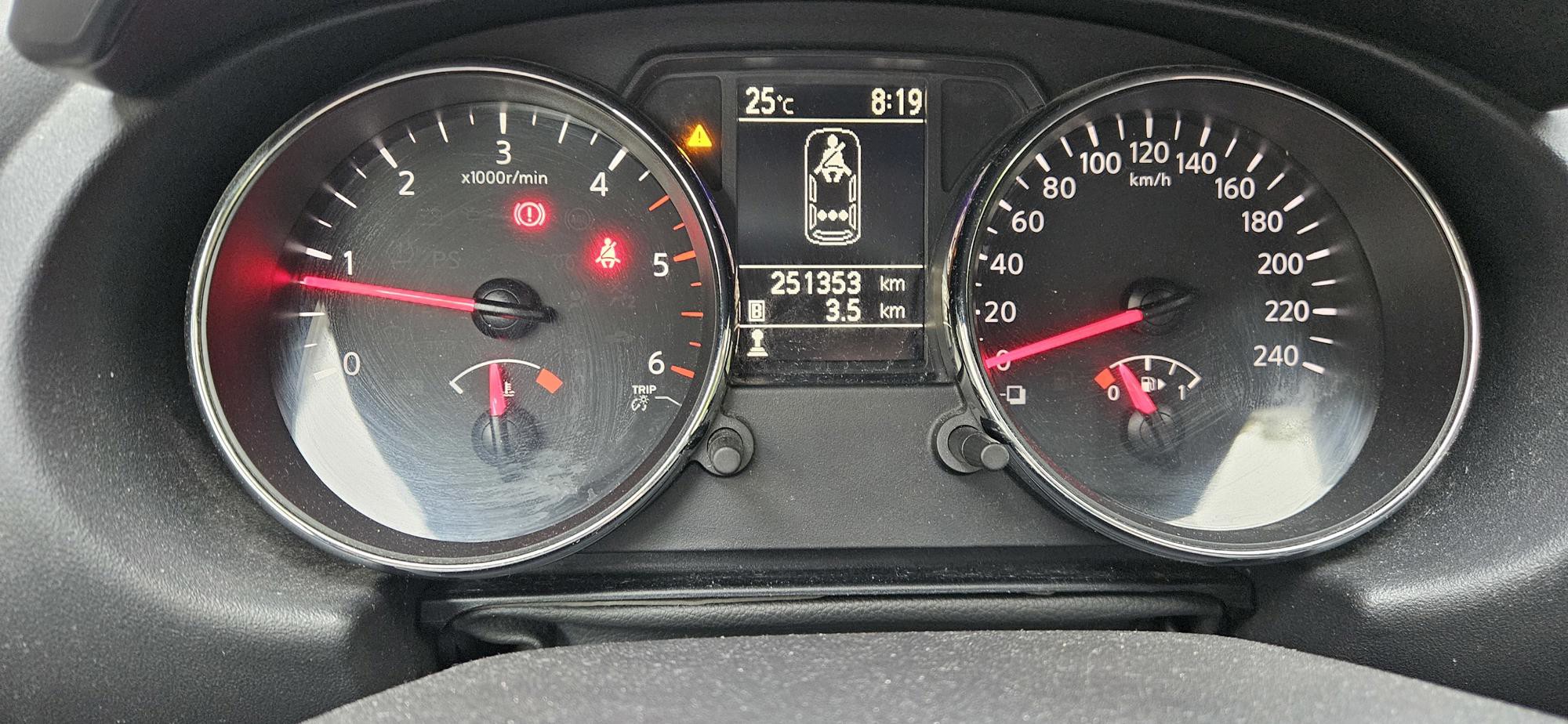 Nissan Qashqai 1.6 dCi Tekna – panorama, 360 kamera, kuka, registriran, fotografija 3