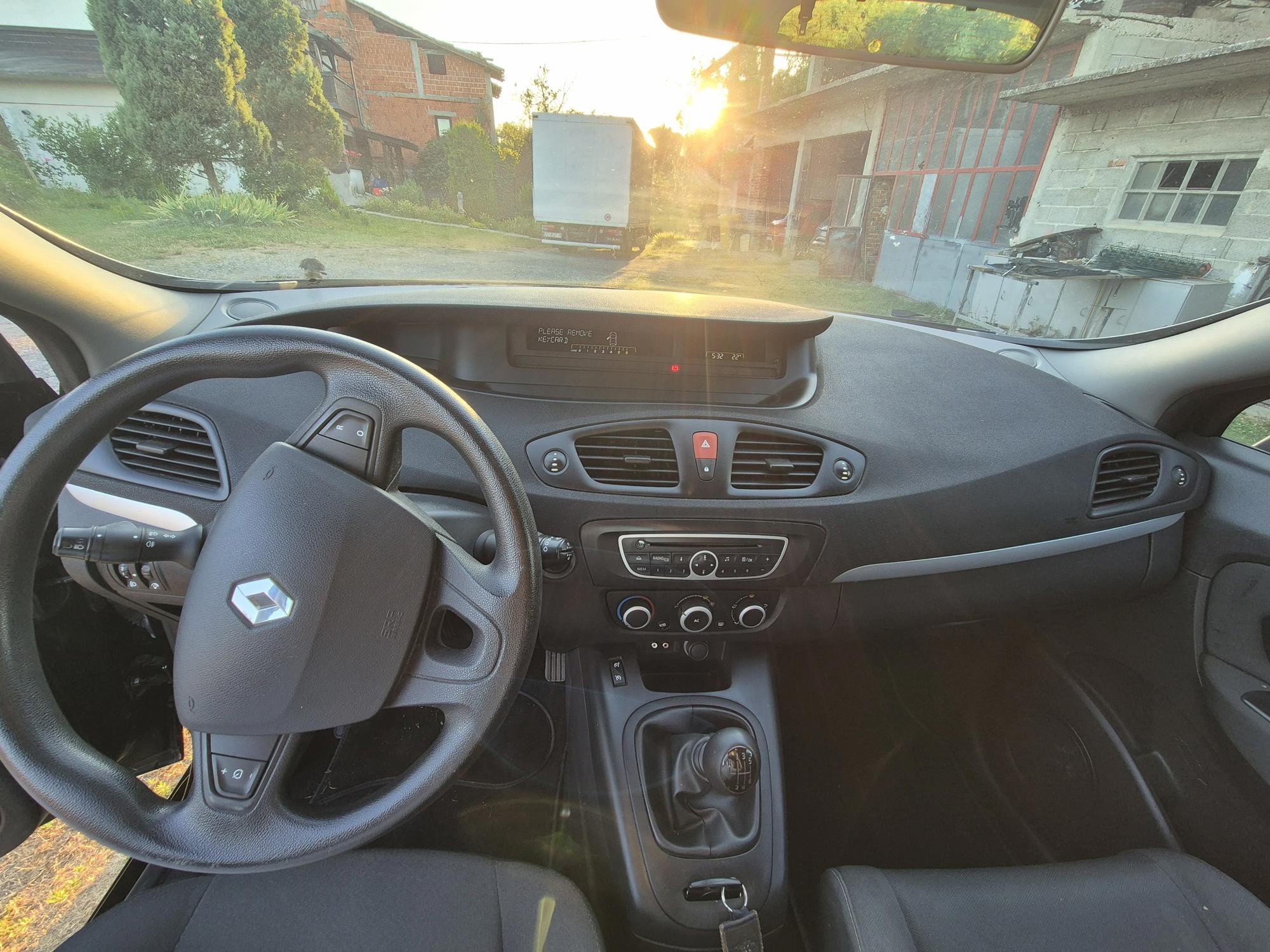 Renault Scenic 1.5 dci. Registriran do 7/2027!, fotografija 6