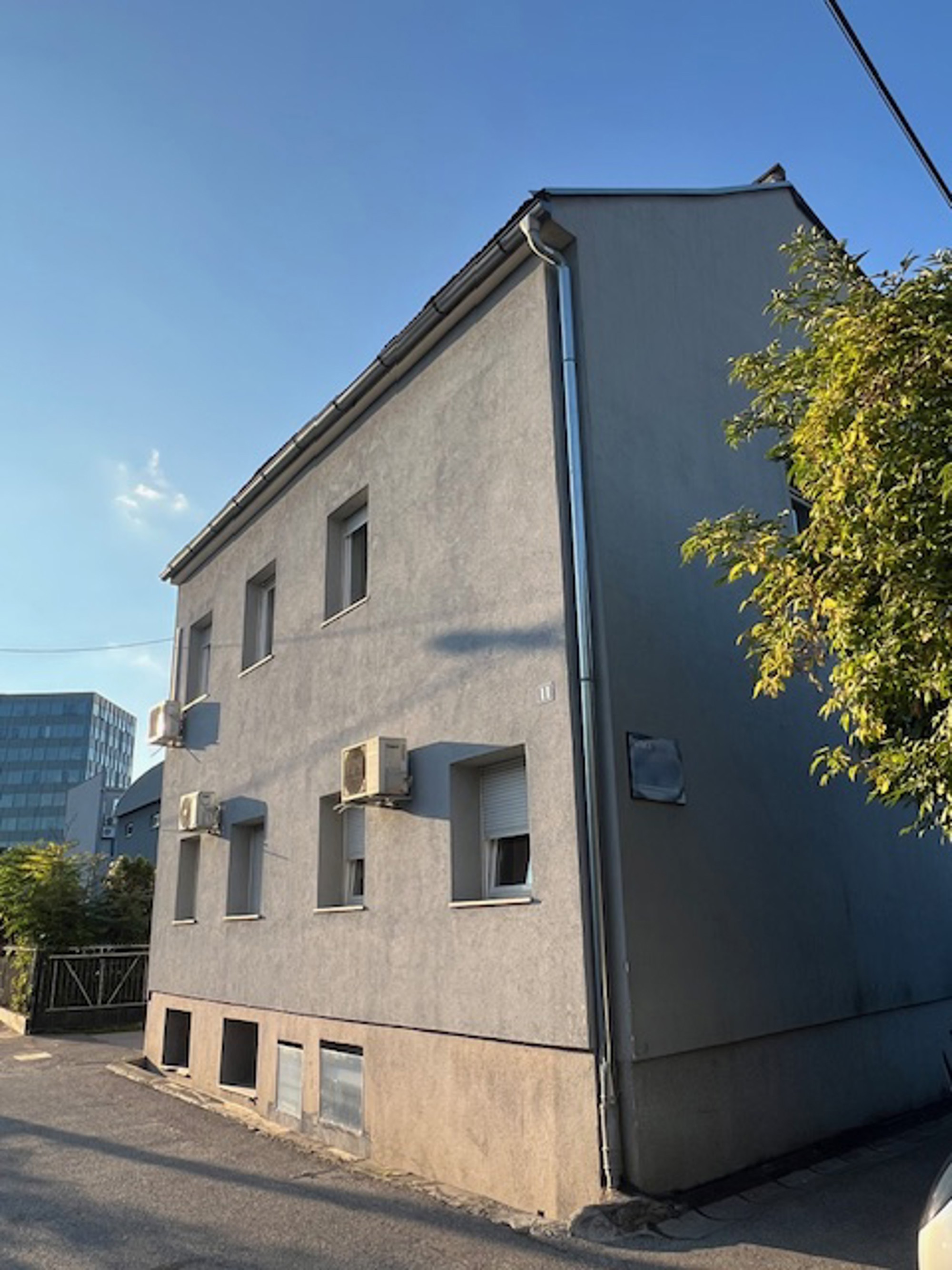 Stan Trnje (Kanal), 47m2, 3-sobni — slika 1