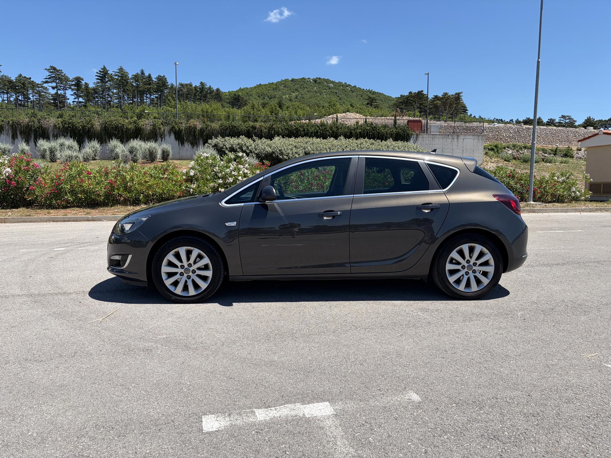 Opel Astra, fotografija 3