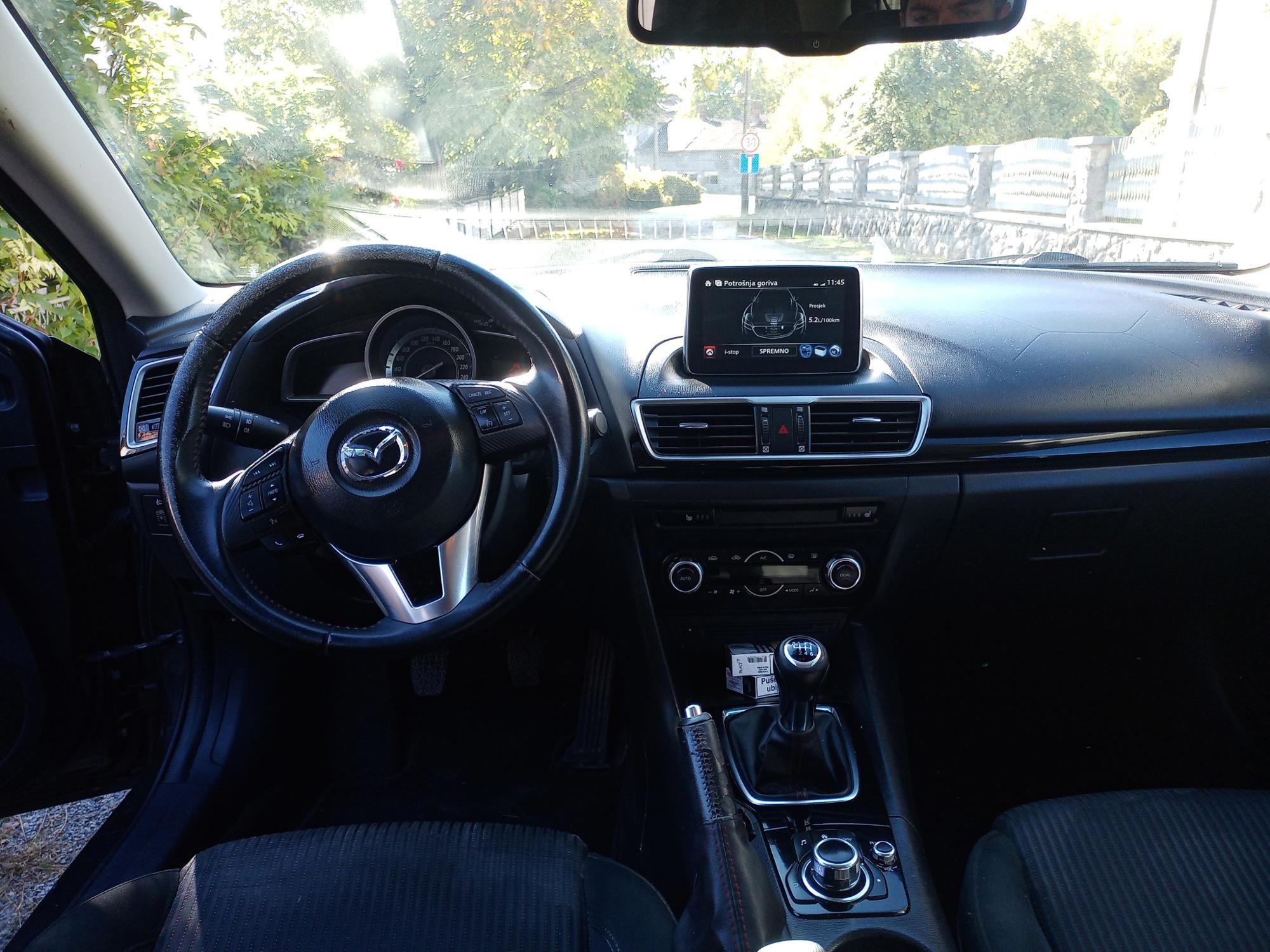 Mazda 3 2,2 Skyactive, fotografija 3