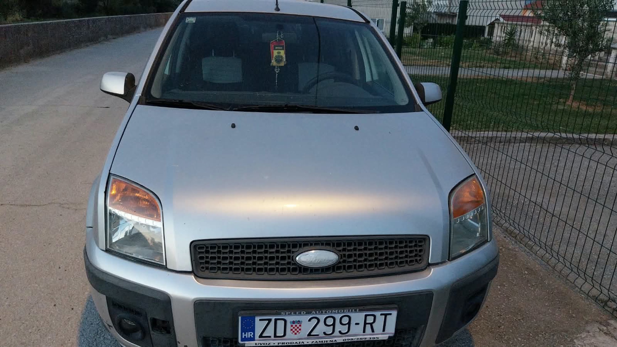 Ford Fusion 1.4TDCI, reg 03/2027, otišla brtva glave, pogled izvana - slika 1