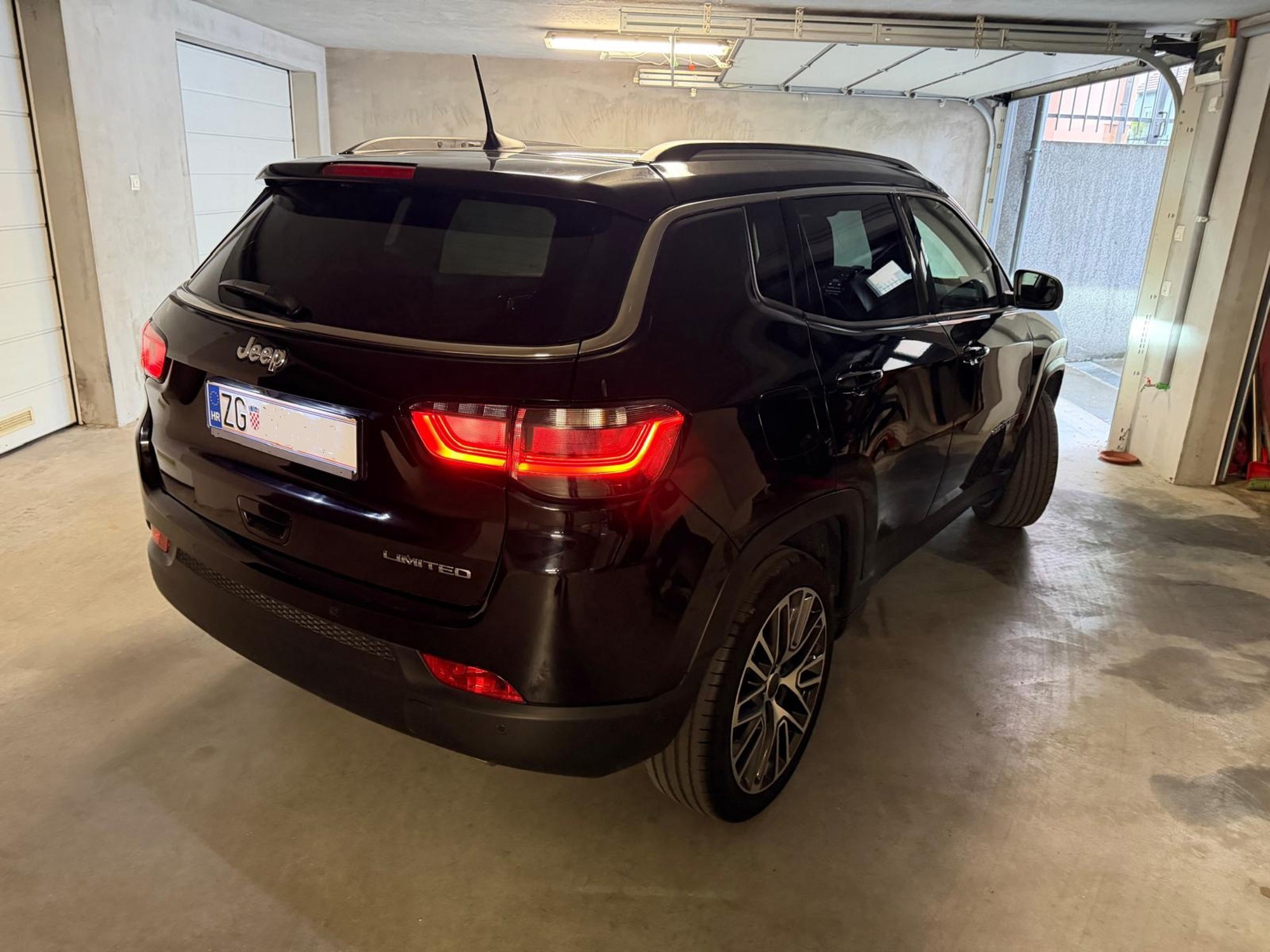 Jeep Compass Limited 1.3 GSE 150 KS Automatik – HR kupljen, panorama, koža, jamstvo do 2027, fotografija 3
