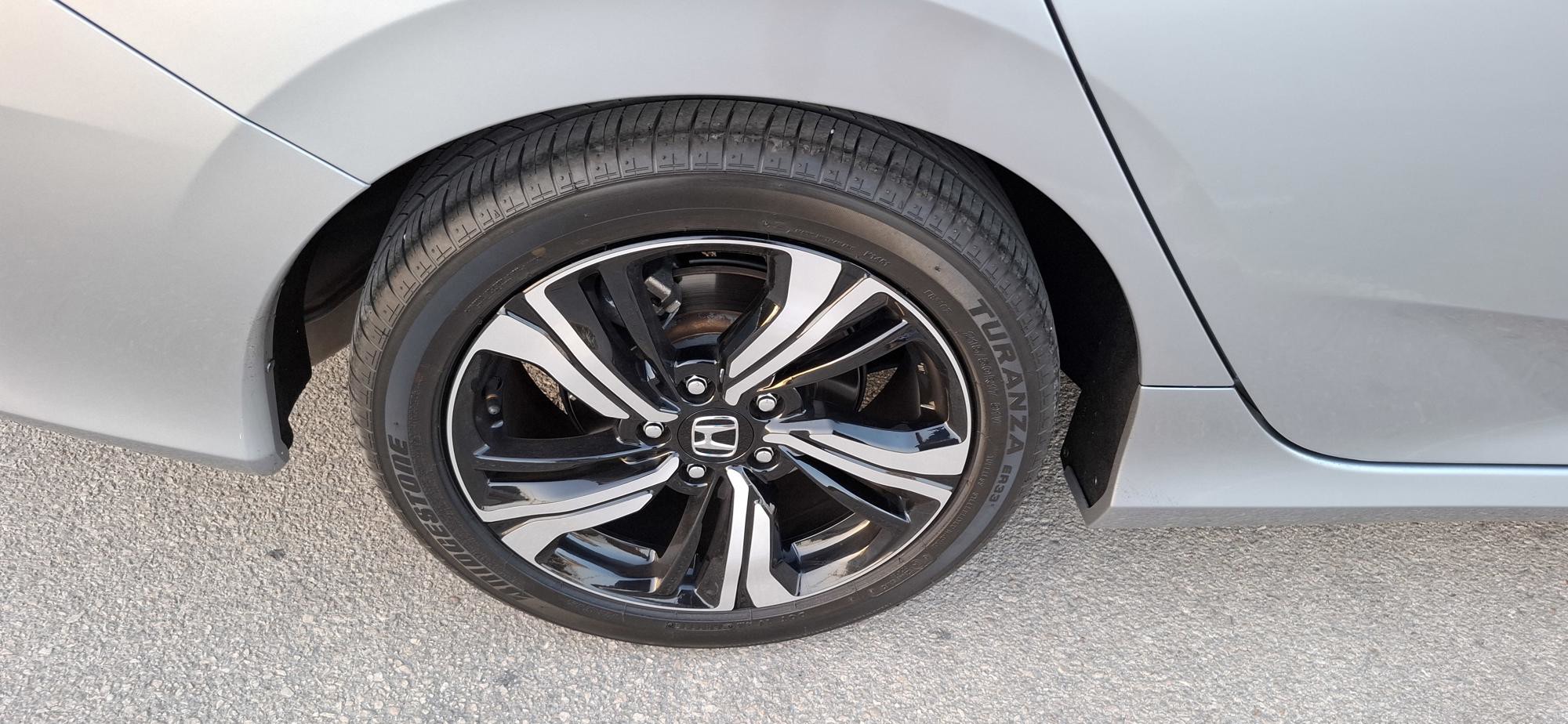 Prodaje se Honda Civic sedan - 1.6 DTEC Elegance navi - prvi vlasnik - 21100 km, fotografija 3