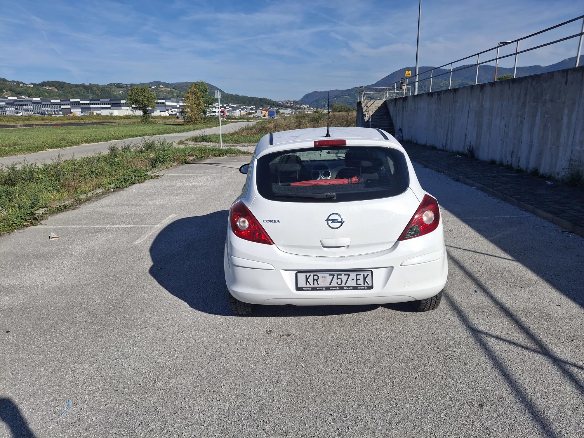Opel Corsa 2012. god, 1.2 benzin, ručna klima, 137000 km, fotografija 2