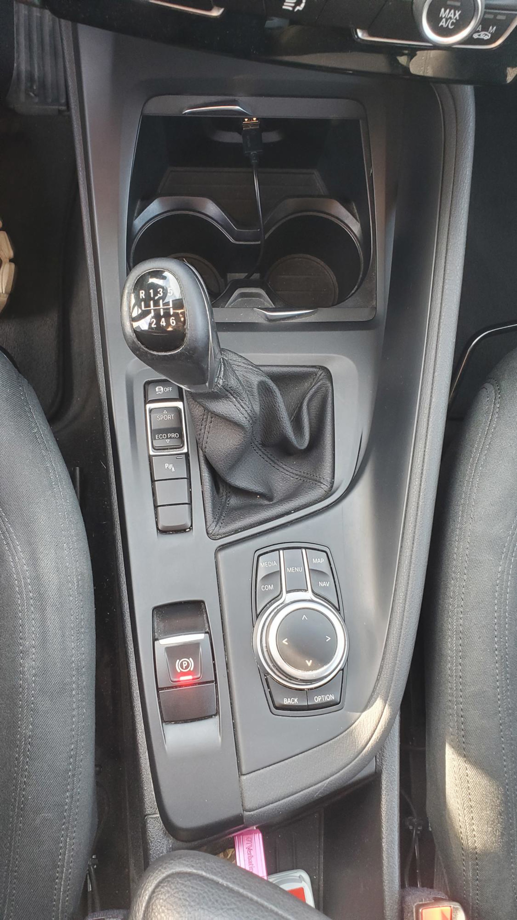 BMW X1 sDrive 18d Advantage – 113.000 km / LED / Navigacija / Reg 04/2027, fotografija 5