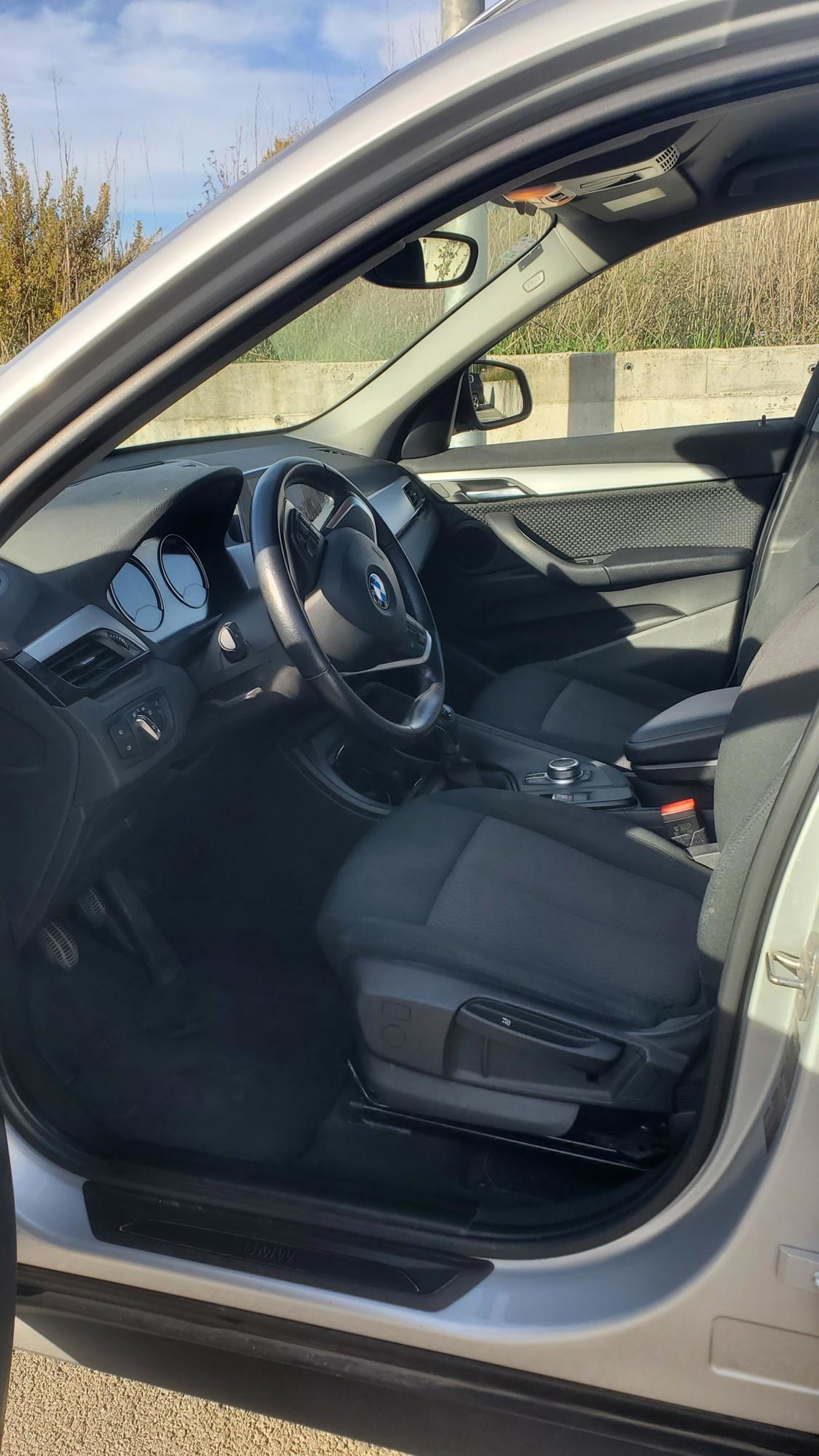 BMW X1 sDrive 18d Advantage – 113.000 km / LED / Navigacija / Reg 04/2027, fotografija 4