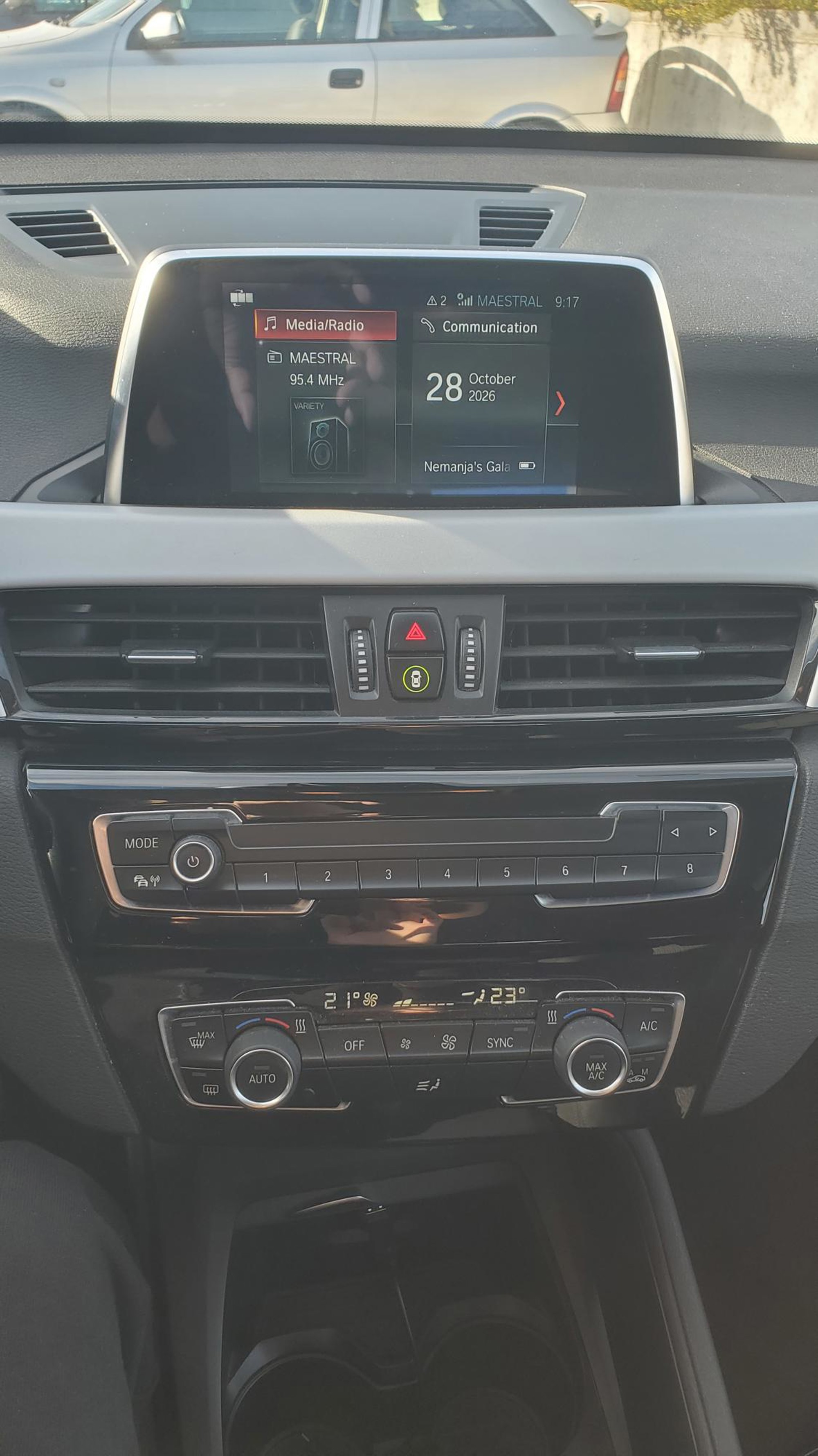BMW X1 sDrive 18d Advantage – 113.000 km / LED / Navigacija / Reg 04/2027, fotografija 2