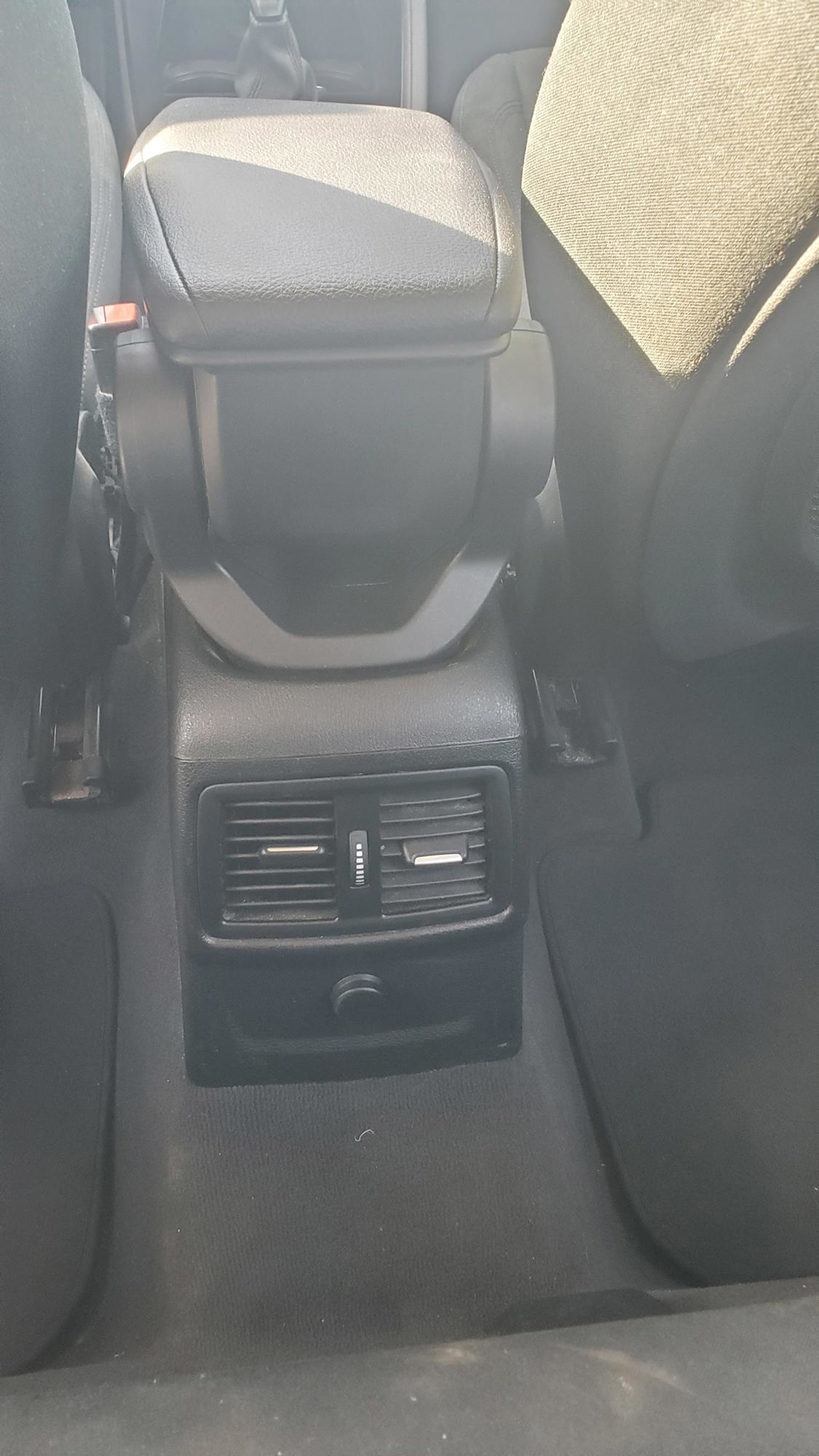 BMW X1 sDrive 18d Advantage – 113.000 km / LED / Navigacija / Reg 04/2027, fotografija 10