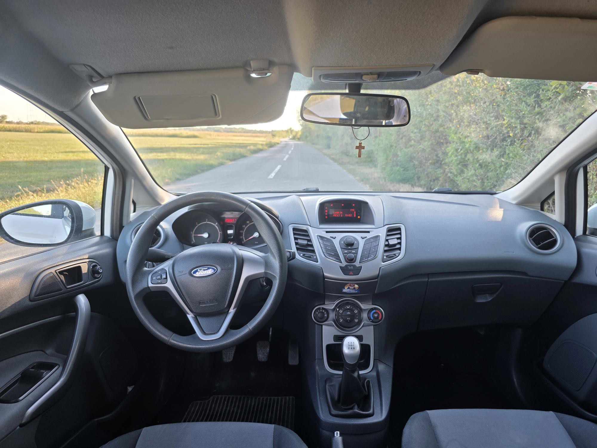 Ford fiesta 1.6tdci 5 vrata, fotografija 4